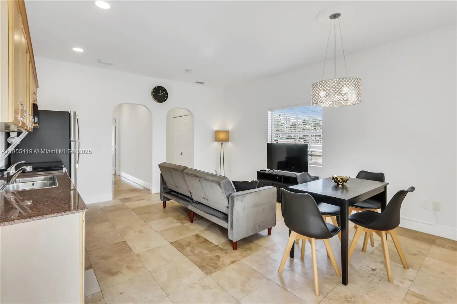 1016 71st St # 201, Miami Beach FL 33141