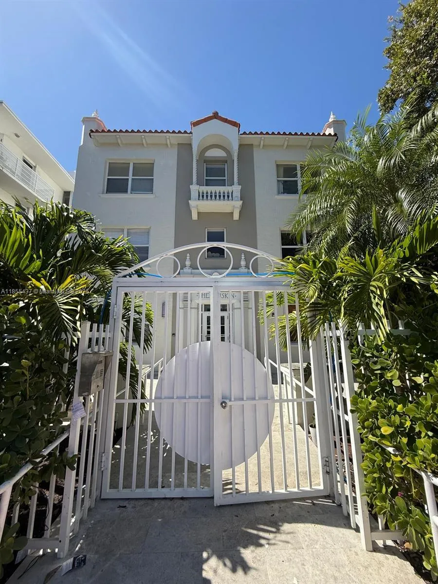 1542 Drexel Ave # 301, Miami Beach FL 33139