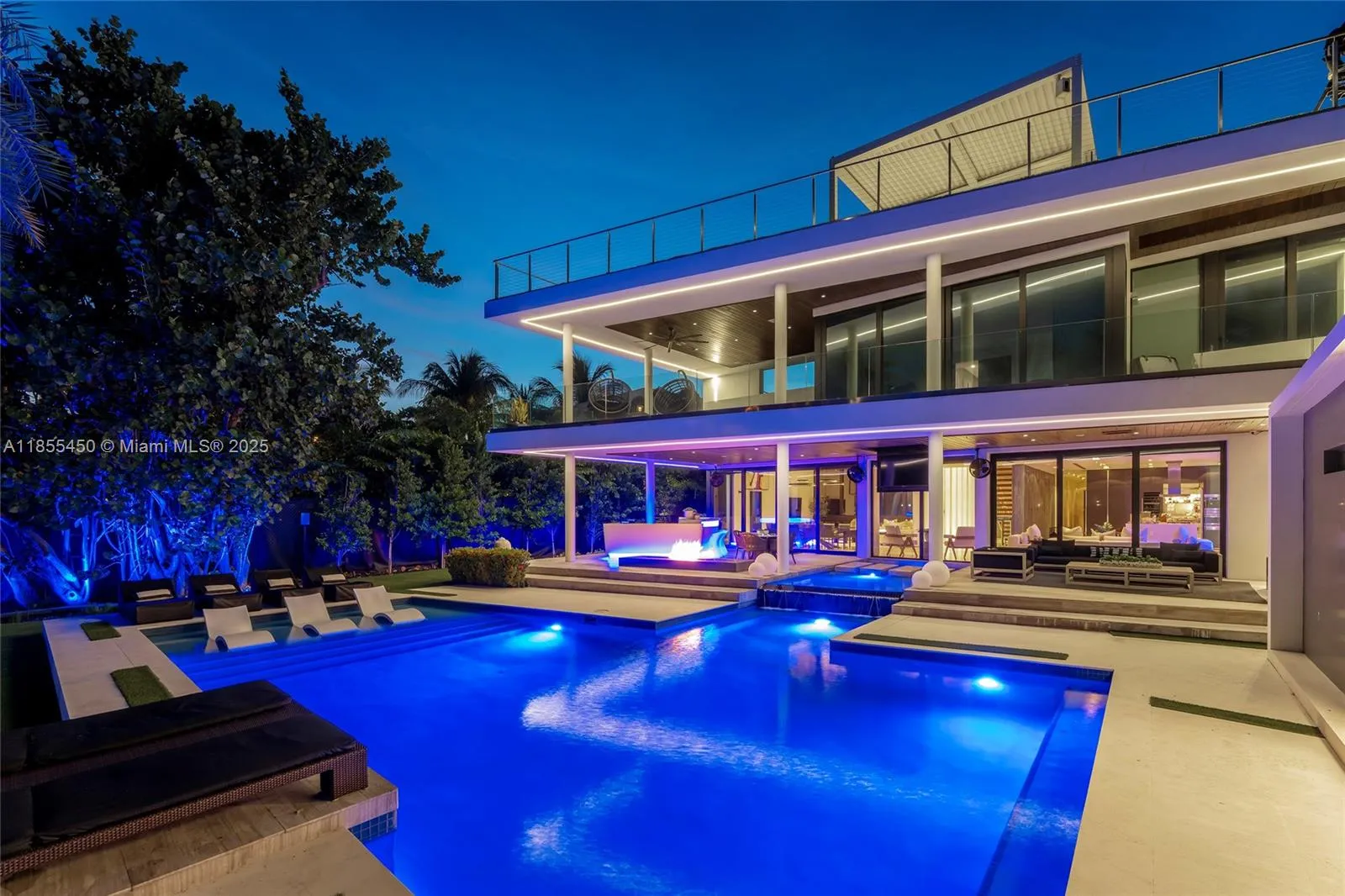 528 Lakeview Ct, Miami Beach FL 33140