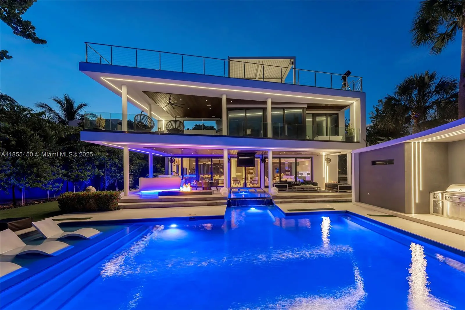 528 Lakeview Ct, Miami Beach FL 33140