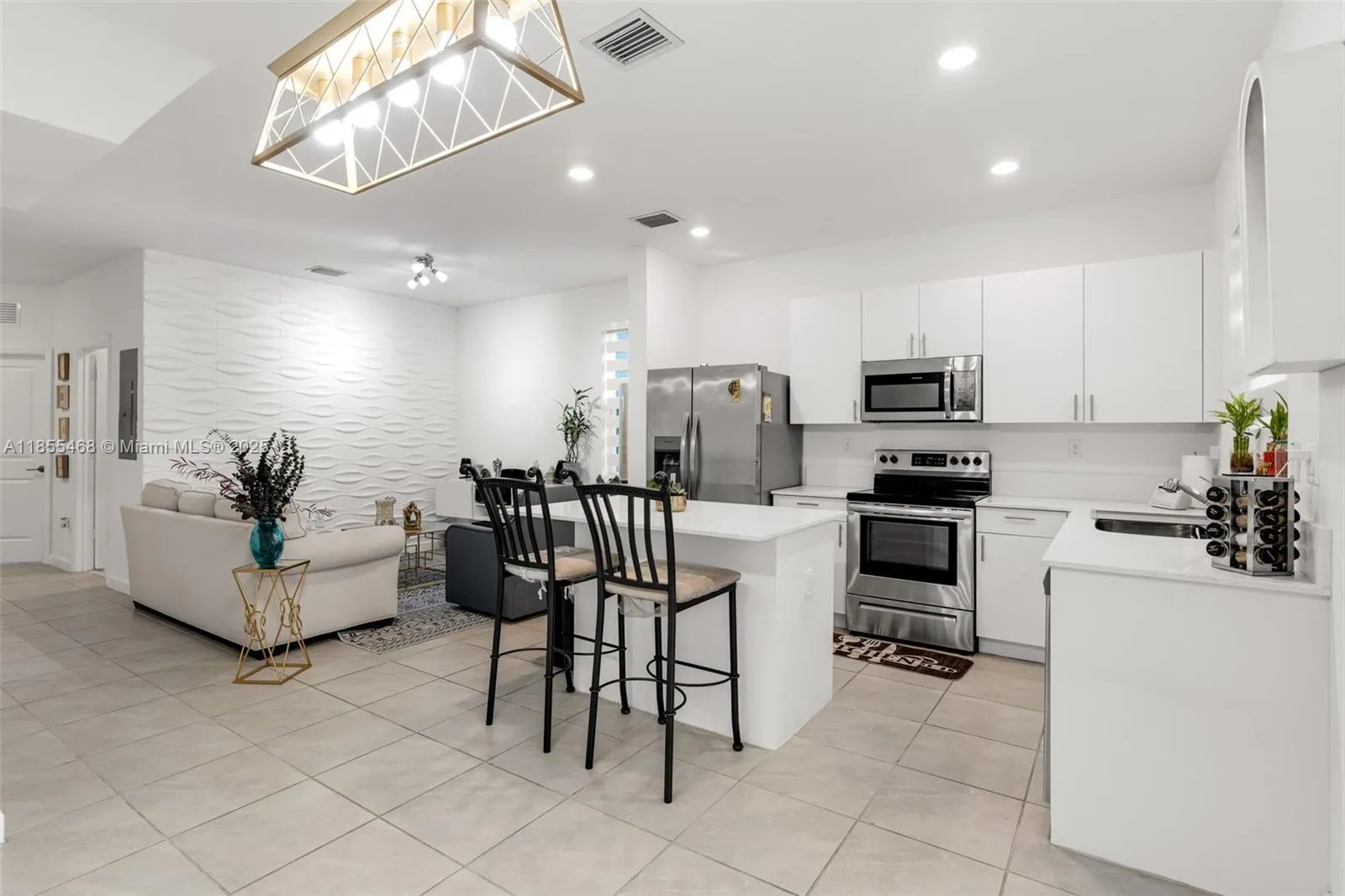 3 bedroom 3 bath for sale at 13315 SW 285th St, Homestead FL 33033