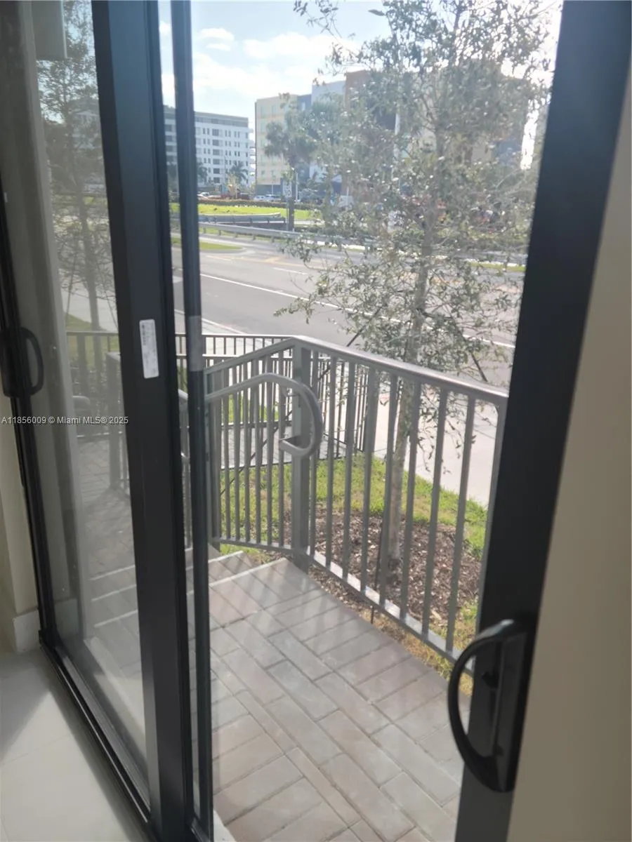 8167 NW 41st St # 109, Doral FL 33166