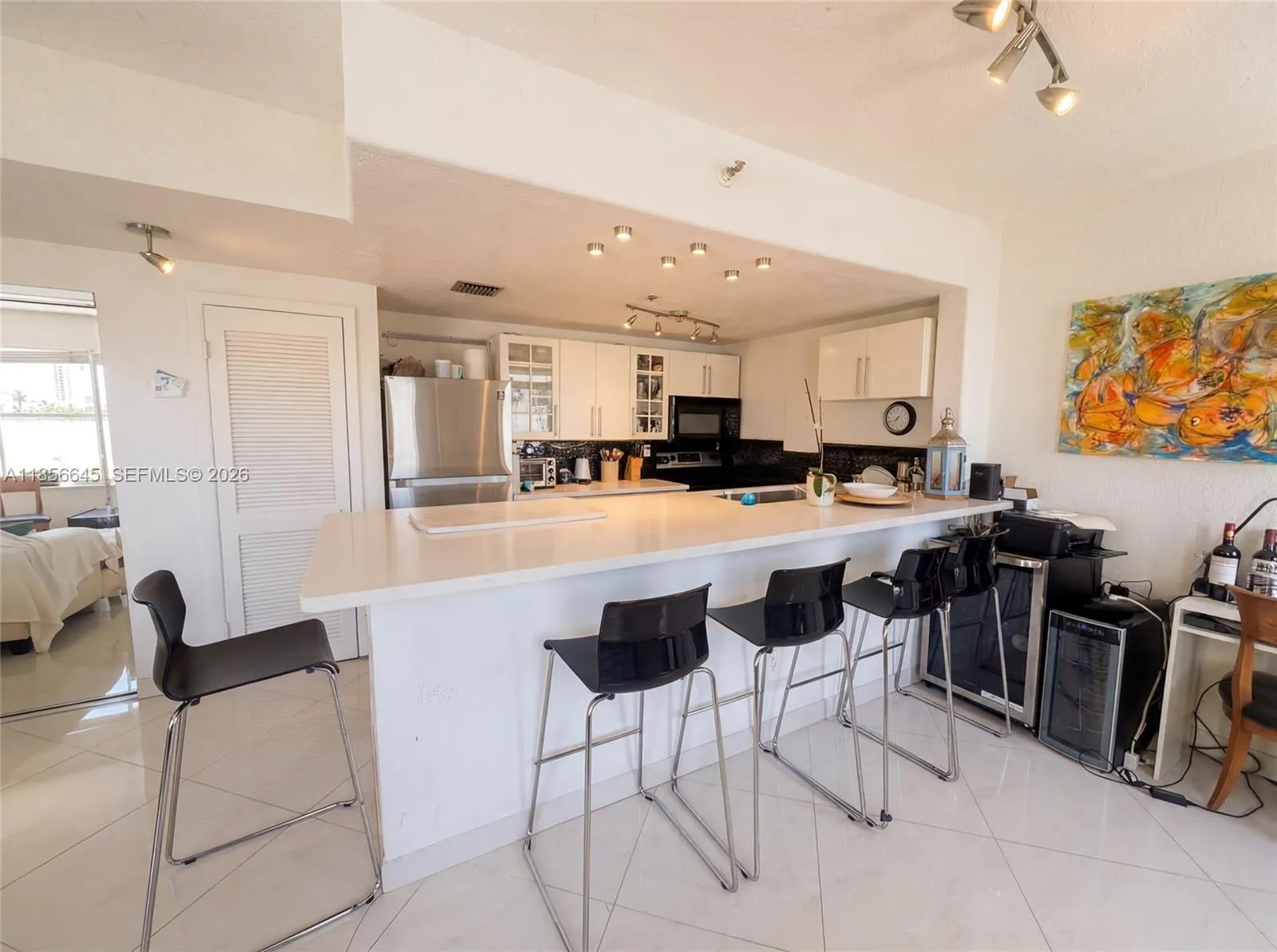 802 Euclid Ave # 305, Miami Beach FL 33139