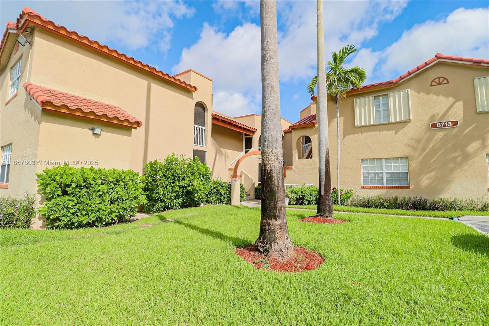 8713 SW 5th St # 208, Pembroke Pines FL 33025