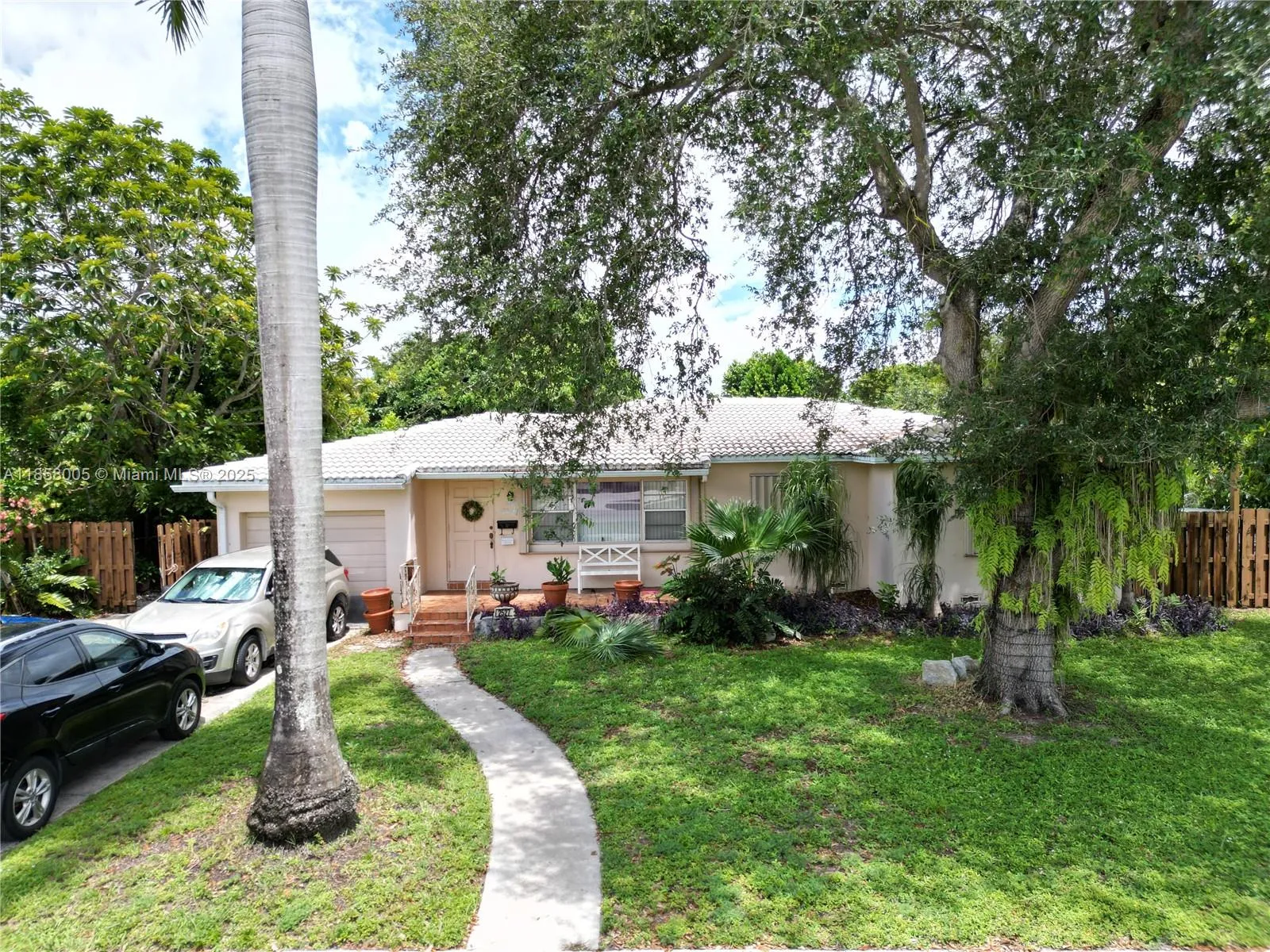 3 bedroom 2 bath for sale at 2527 Fillmore St, Hollywood FL 33020