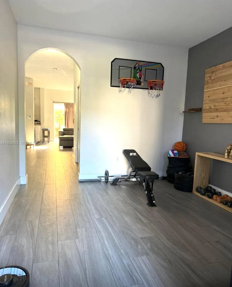 8930 SW 224th Ter, Cutler Bay FL 33190