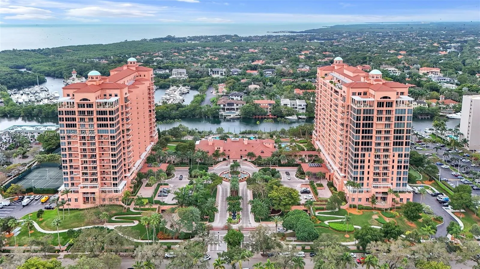 3 bedroom 3 bath for sale at 60 Edgewater Dr # 9H, Coral Gables FL 33133