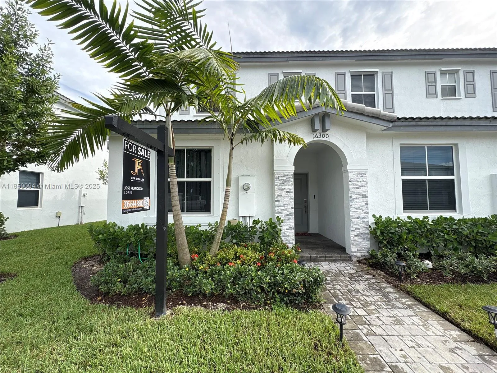 3 bedroom 3 bath for sale at 16300 SW 291st St, Homestead FL 33033