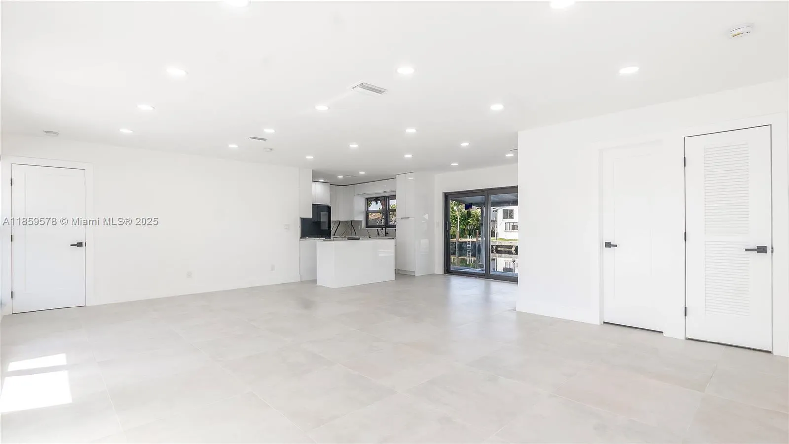 2417 NE 18th Ave, Wilton Manors FL 33305