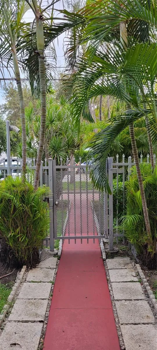 1265 Marseille Dr # 31, Miami Beach FL 33141