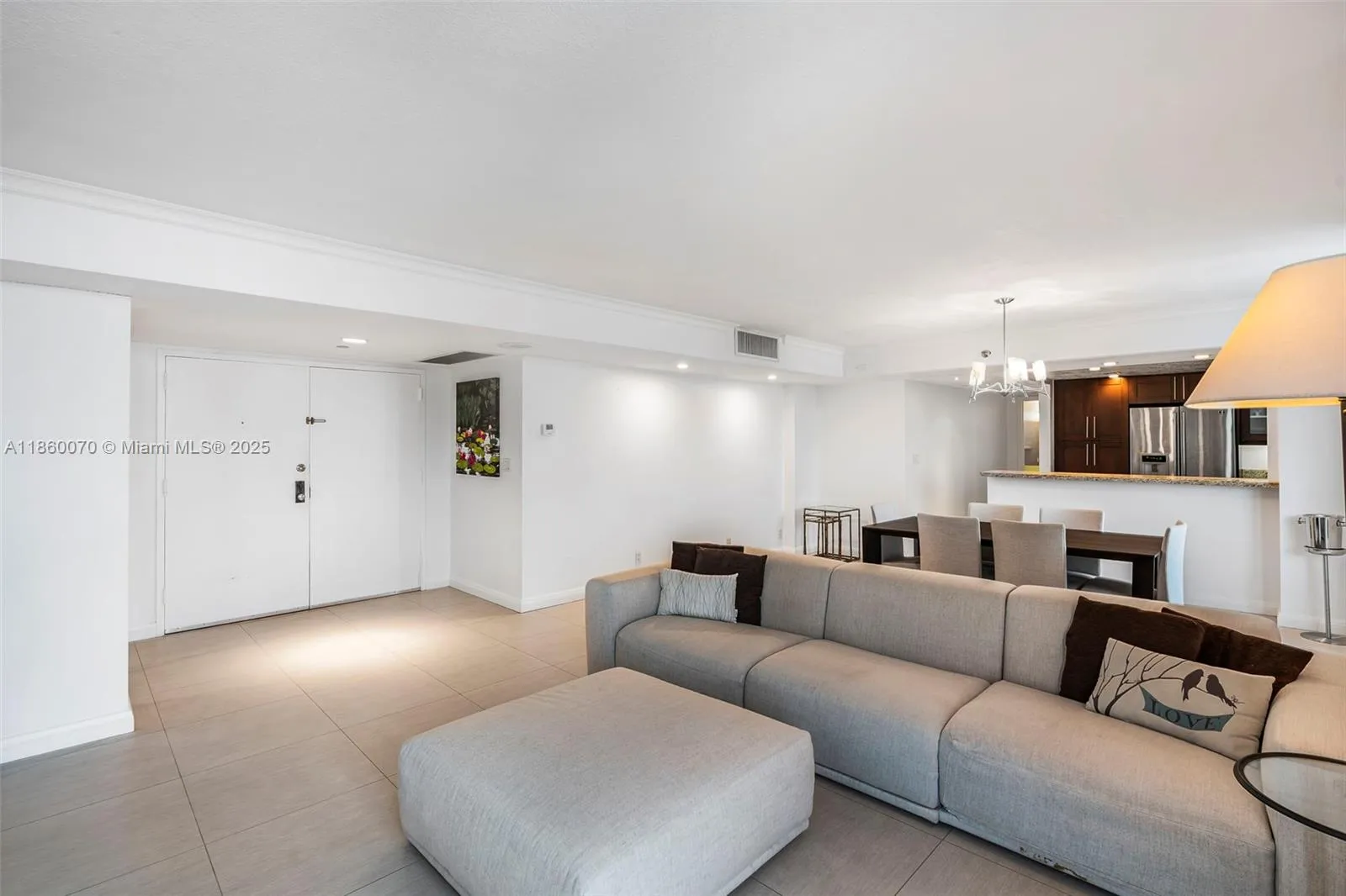 2401 Collins Ave # 1808, Miami Beach FL 33140