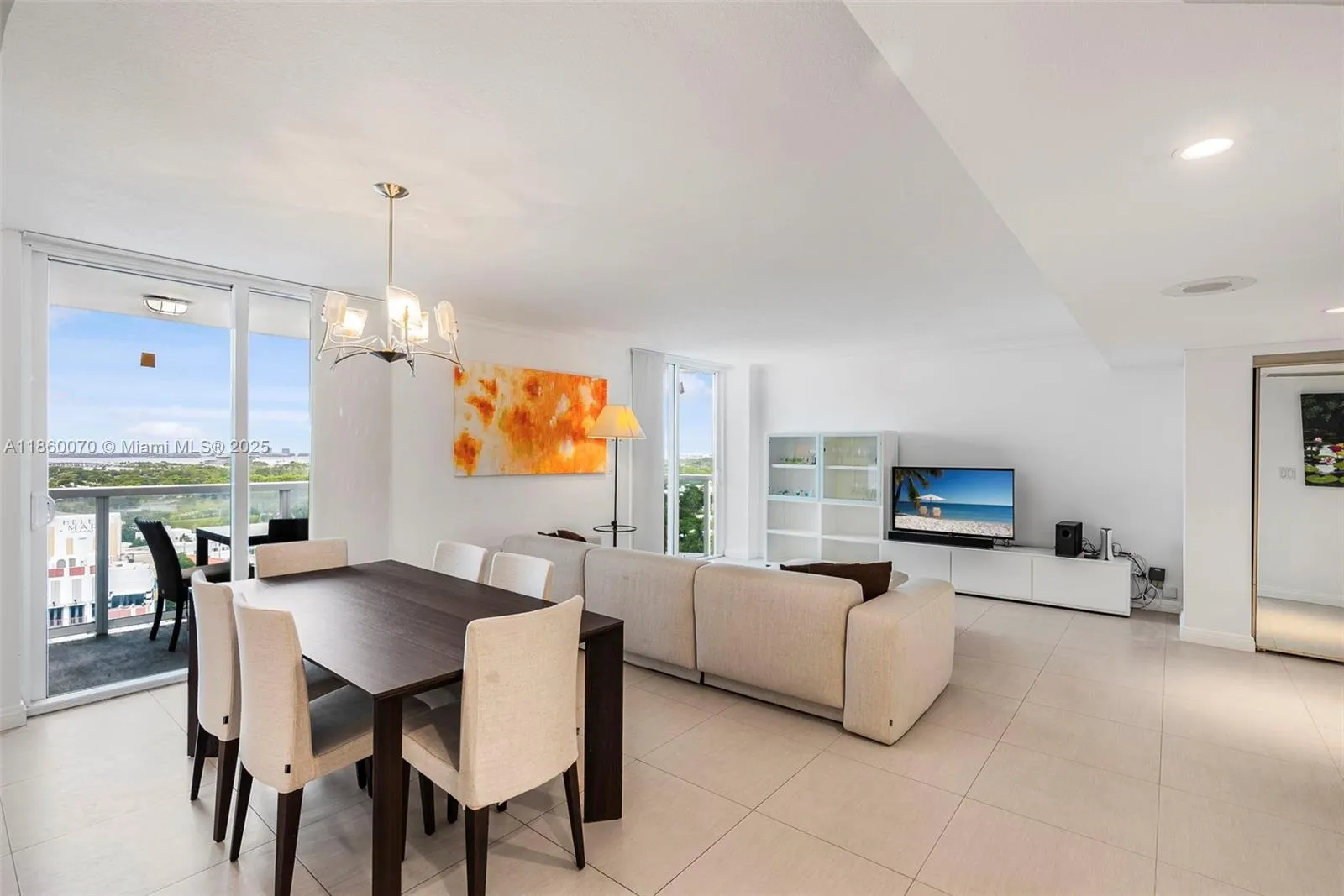 2401 Collins Ave # 1808, Miami Beach FL 33140