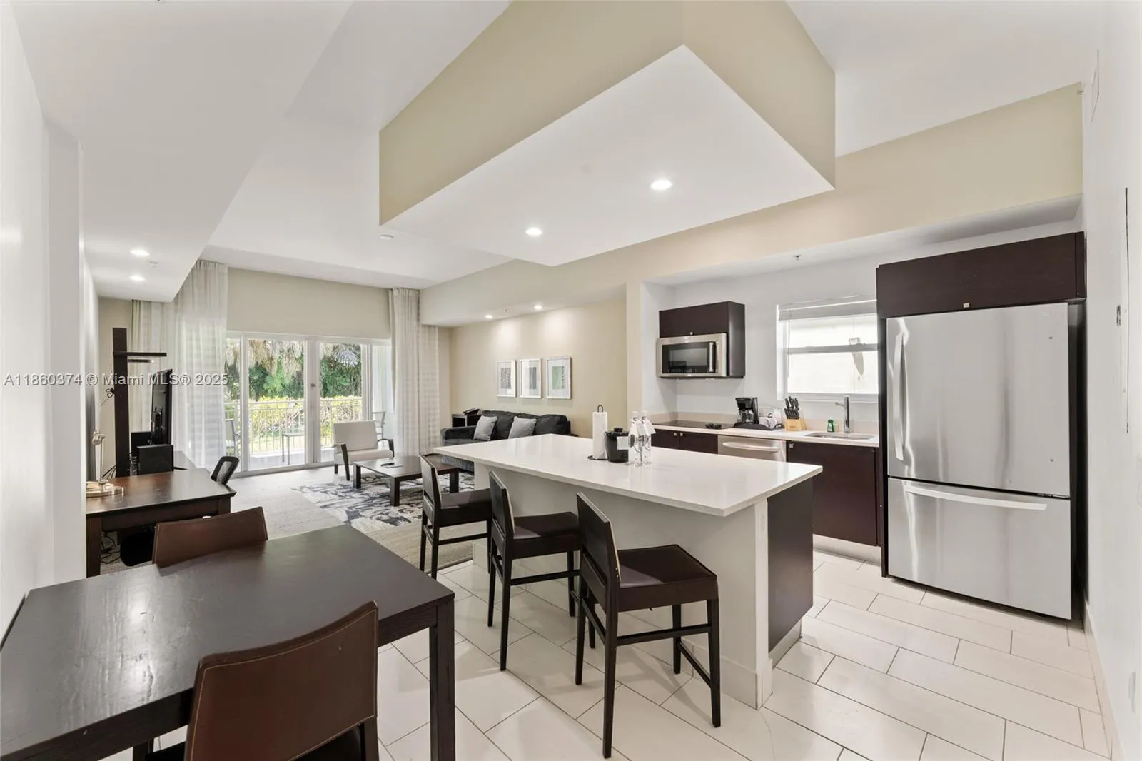 1 bedroom 2 bath for sale at 5300 NW 87th Ave # 408, Doral FL 33178