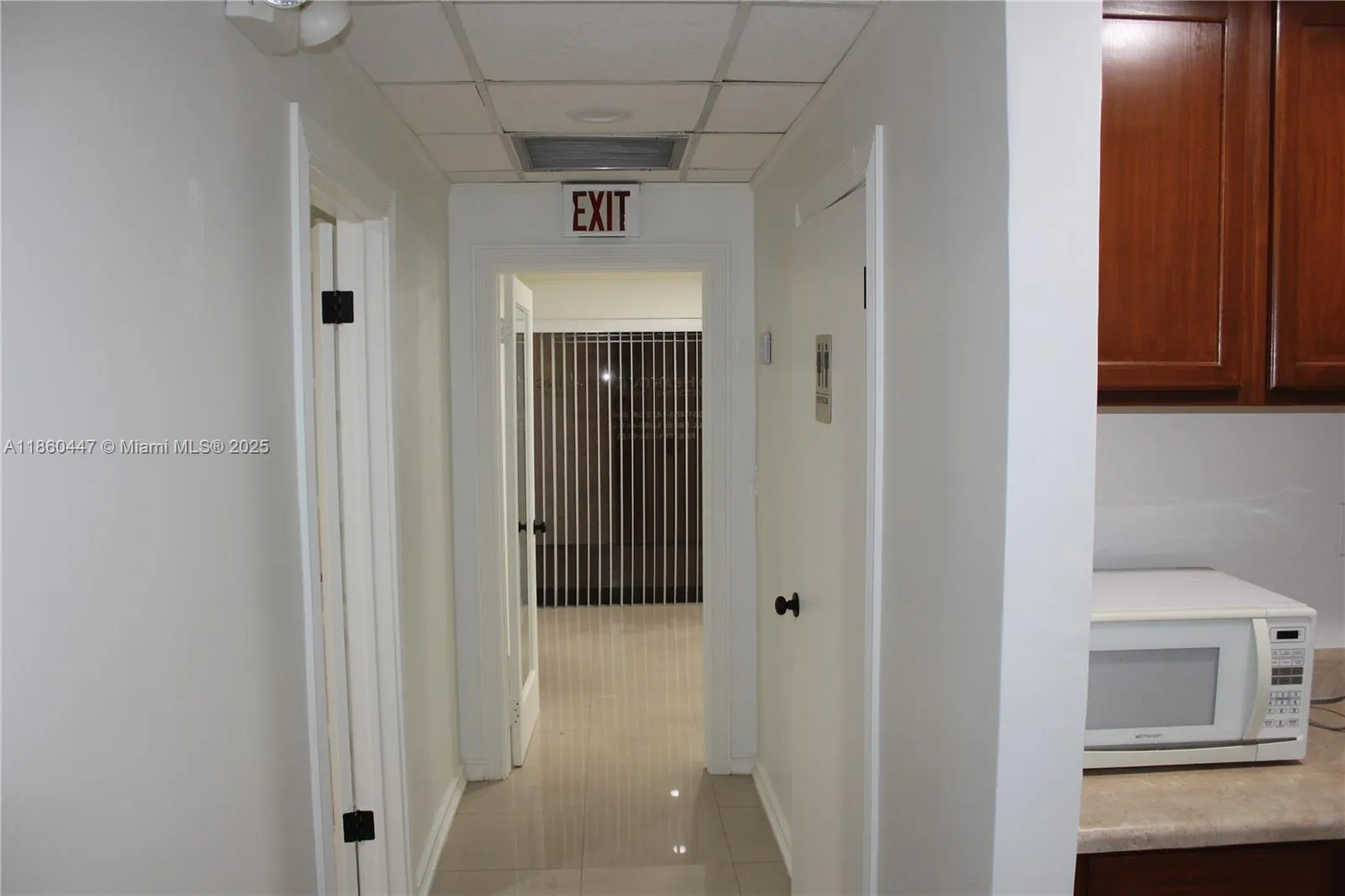 7800 W Oakland Park Blvd, Sunrise FL 33351