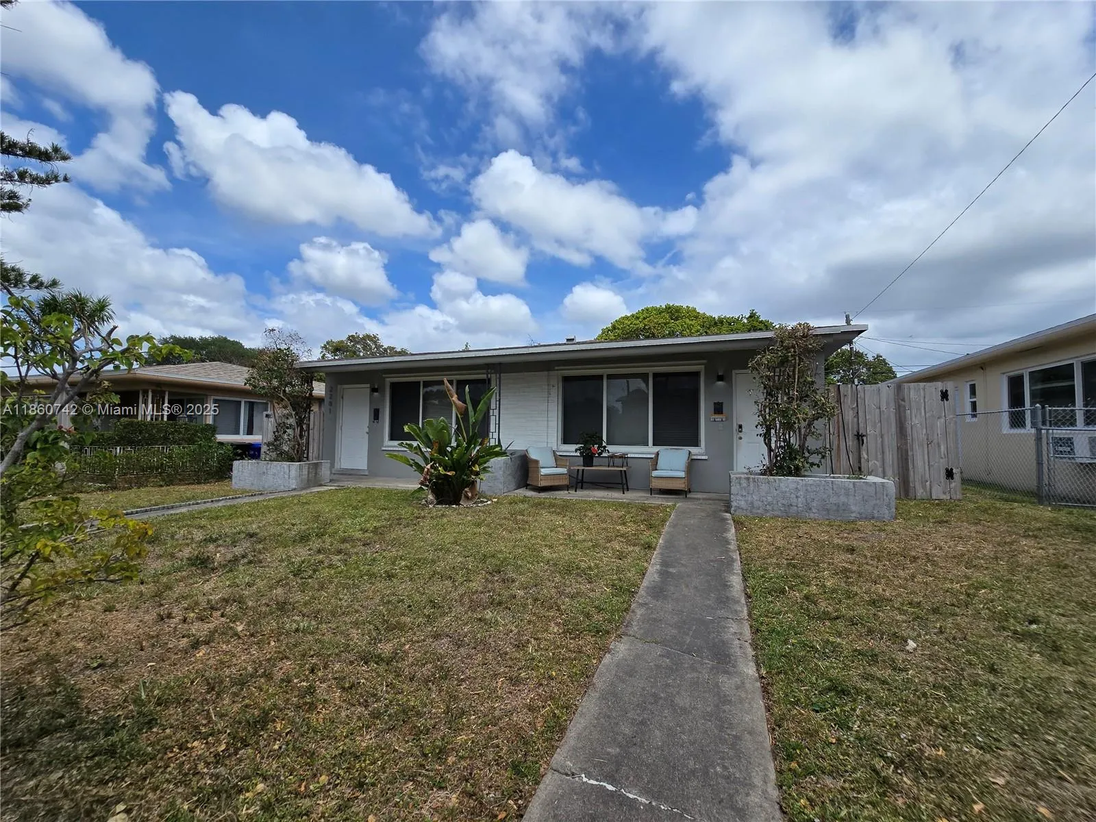 2281 NE 173rd St, North Miami Beach FL 33160