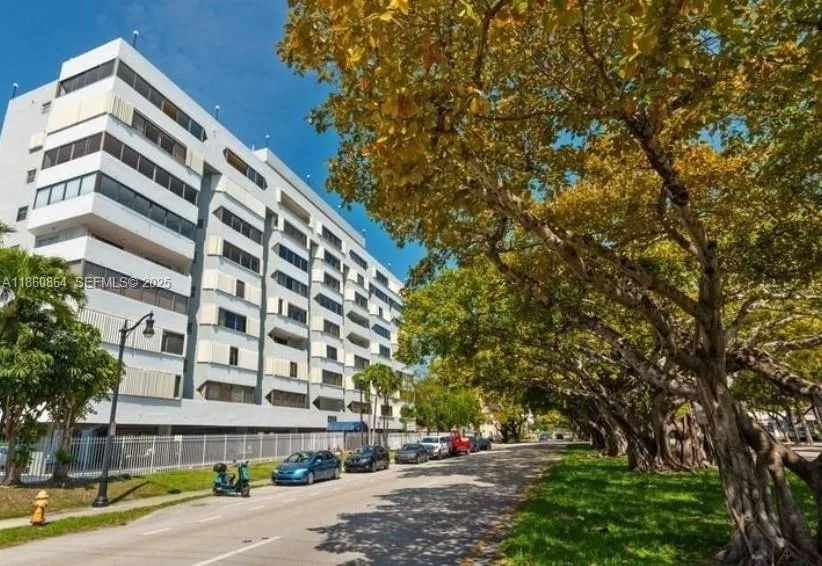 2 bedroom 2 bath for sale at 2950 SW 3rd Ave # 7G, Miami FL 33129