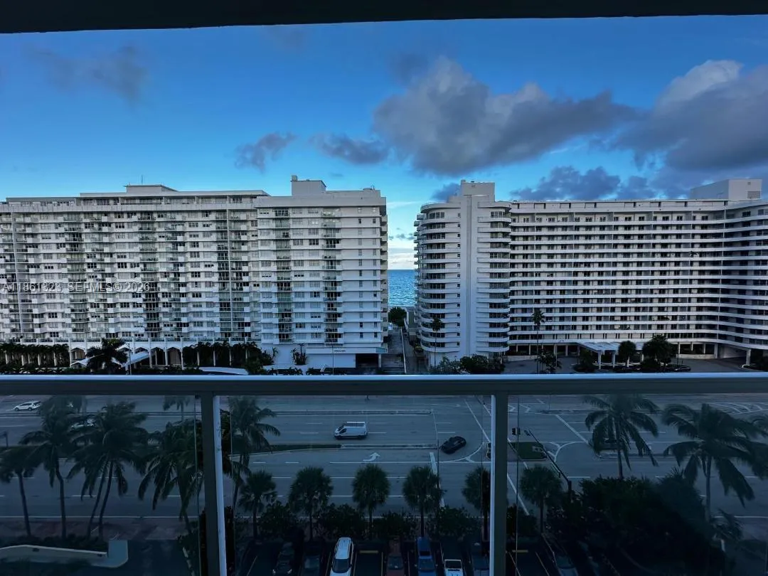 2 bedroom 2 bath for sale at 5600 Collins Ave # 11W, Miami Beach FL 33140