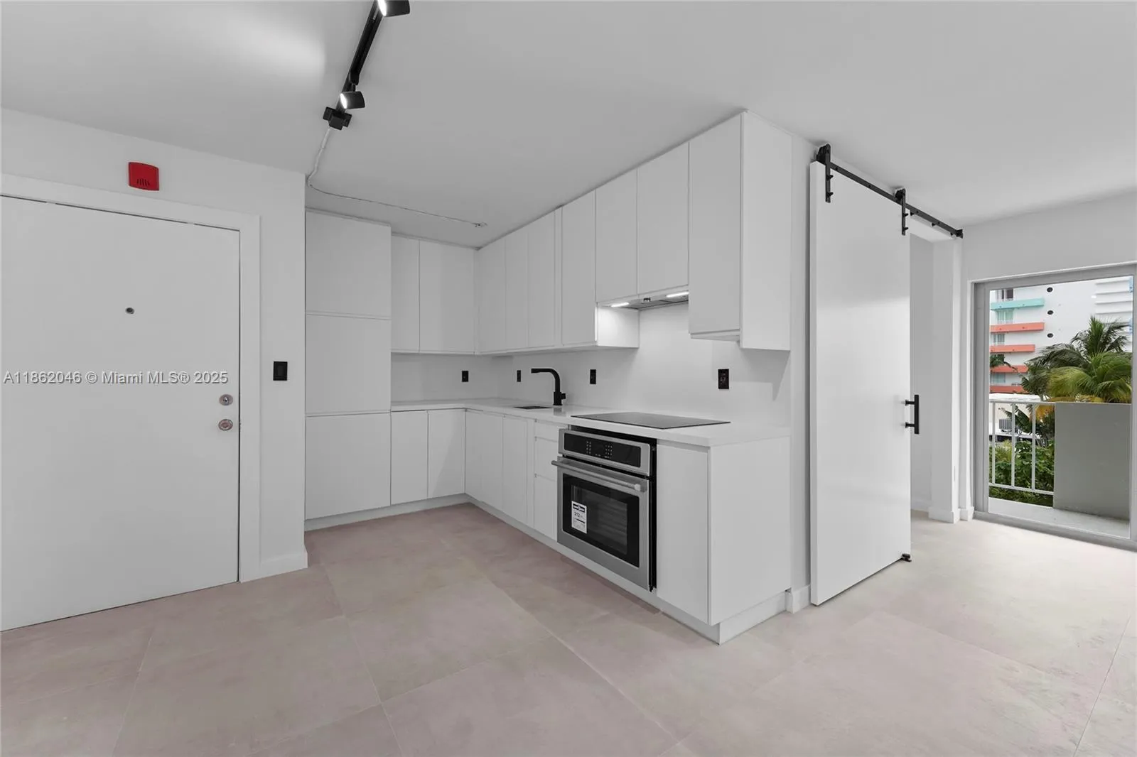 1 bedroom 1 bath for sale at 240 Collins Ave # 4A, Miami Beach FL 33139