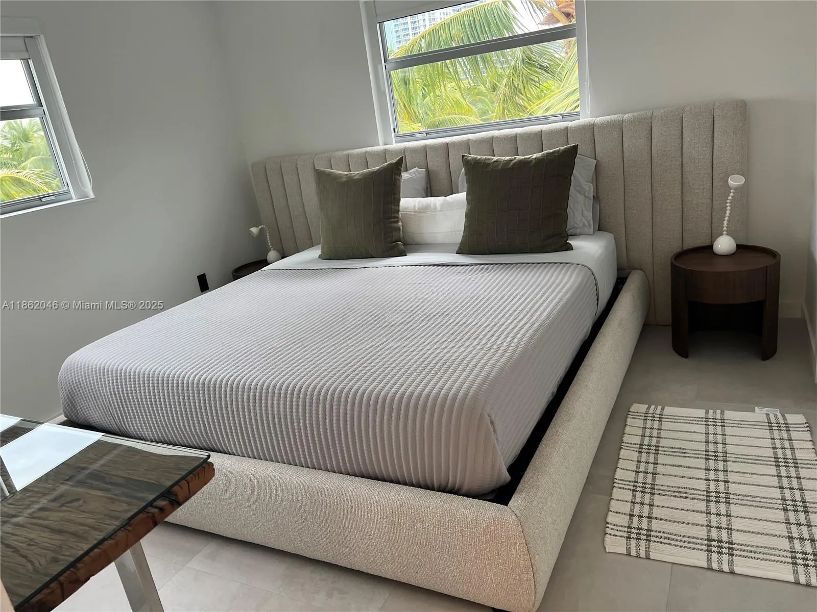 240 Collins Ave # 4A, Miami Beach FL 33139