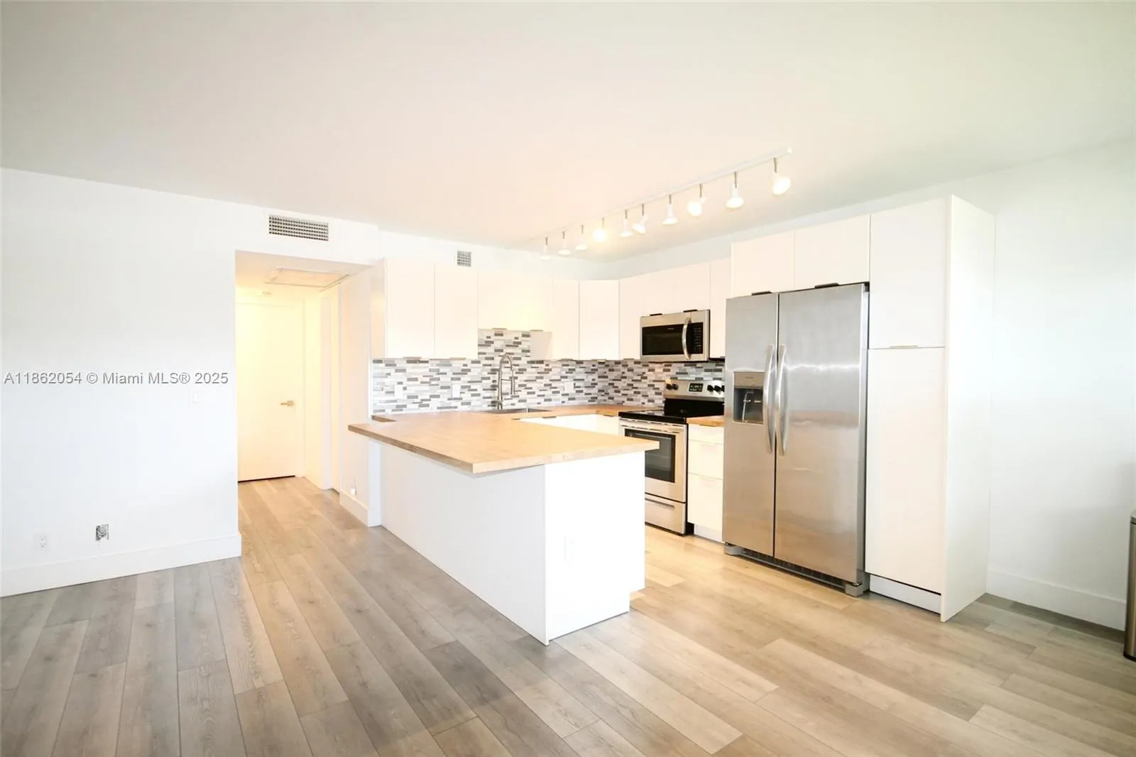 301 SW 135th Ave # 113C, Pembroke Pines FL 33027