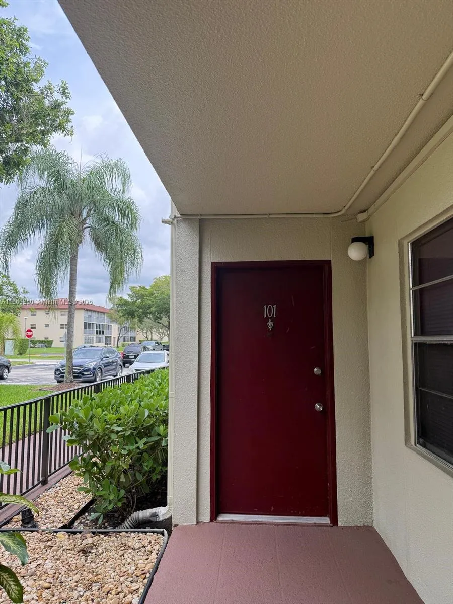 2 bedroom 2 bath for sale at 150 SW 134th Way # 101R, Pembroke Pines FL 33027