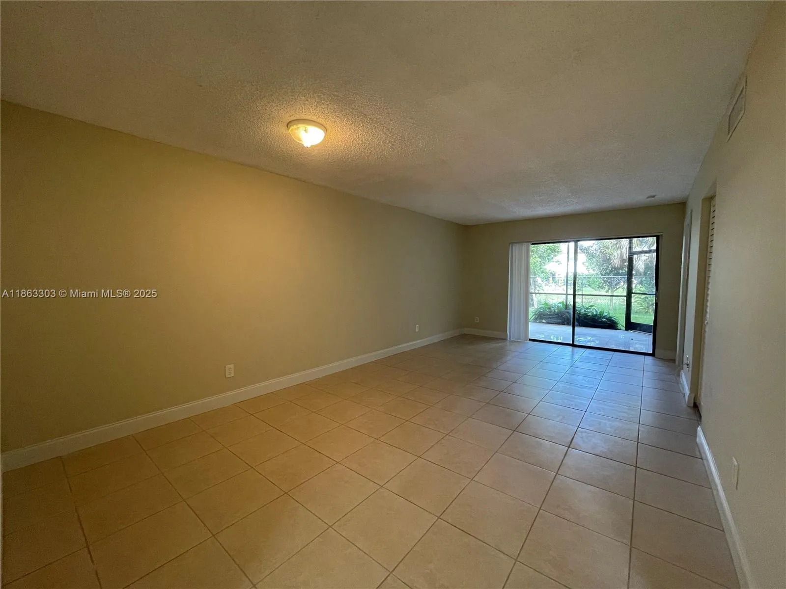 3470 Foxcroft Rd # 111, Miramar FL 33025