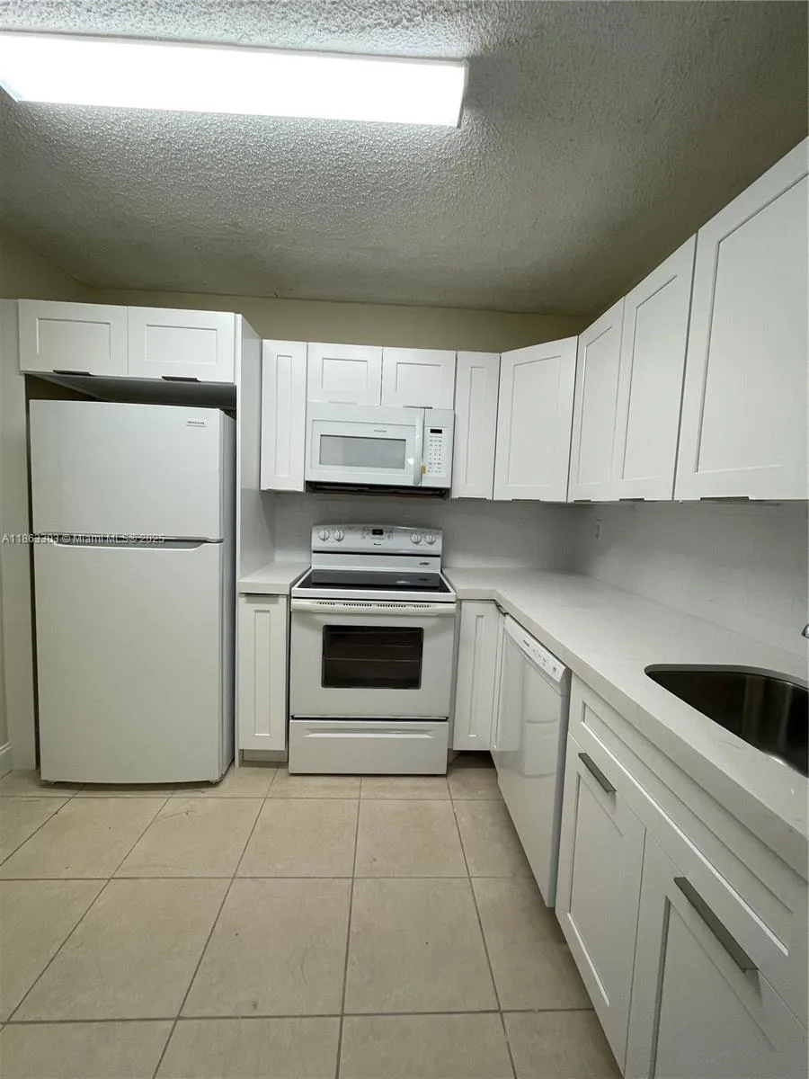 3470 Foxcroft Rd # 111, Miramar FL 33025