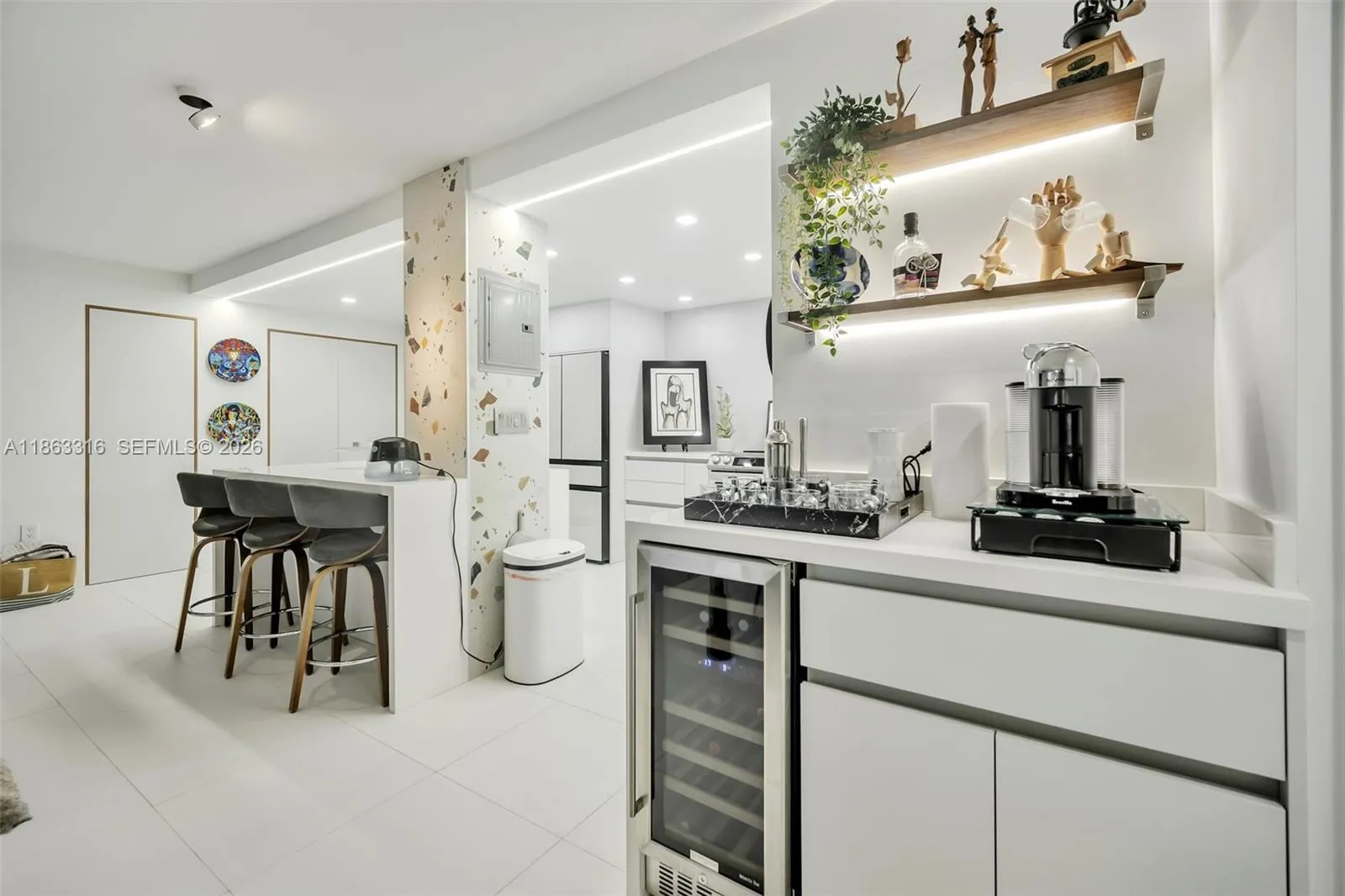 1 bedroom 1 bath for sale at 6801 Indian Creek Dr # 304, Miami Beach FL 33141