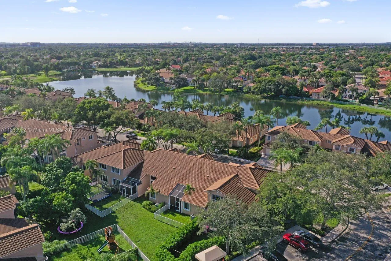 15899 SW 12th St, Pembroke Pines FL 33027