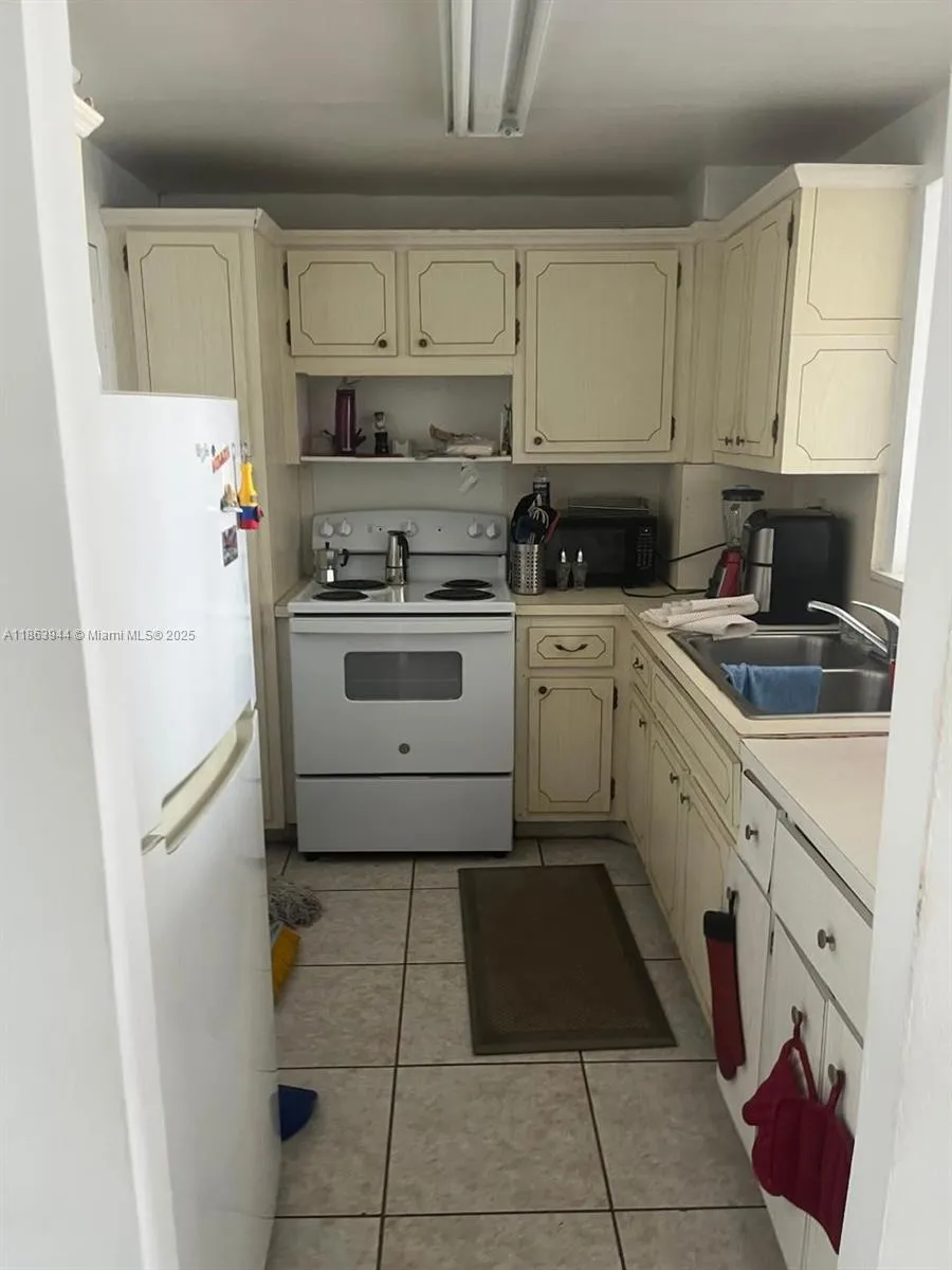 8000 Harding Ave # 5B, Miami Beach FL 33141