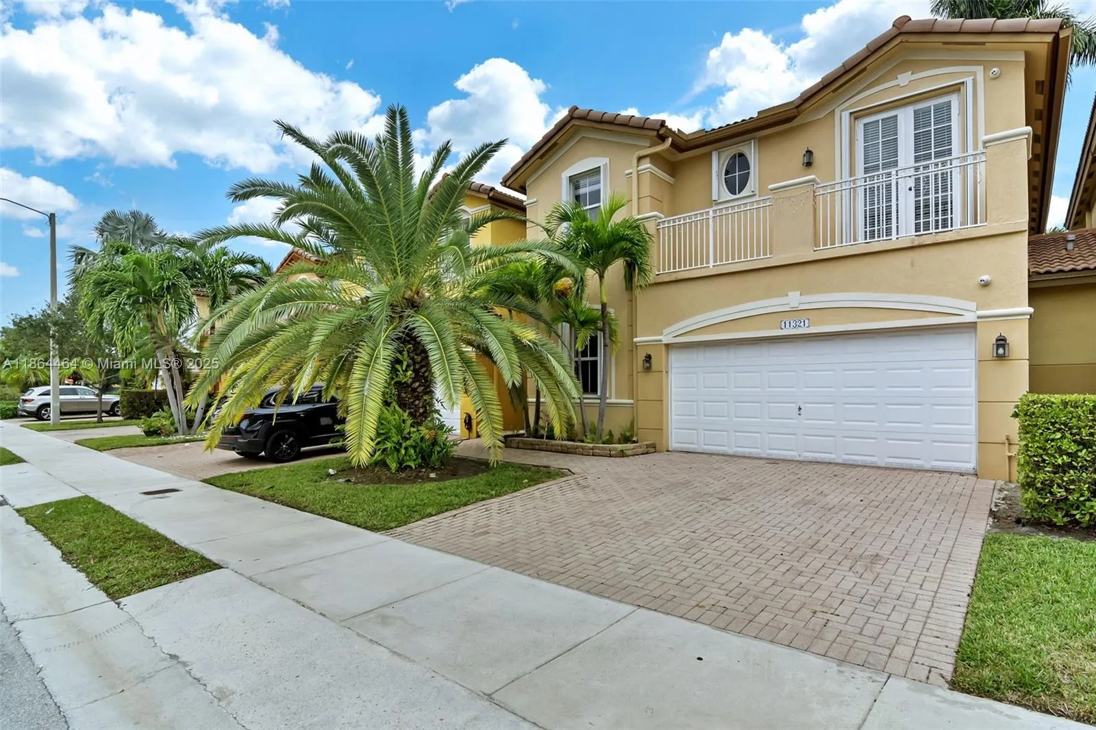 5 bedroom 3 bath for sale at 11321 NW 84th St, Doral FL 33178
