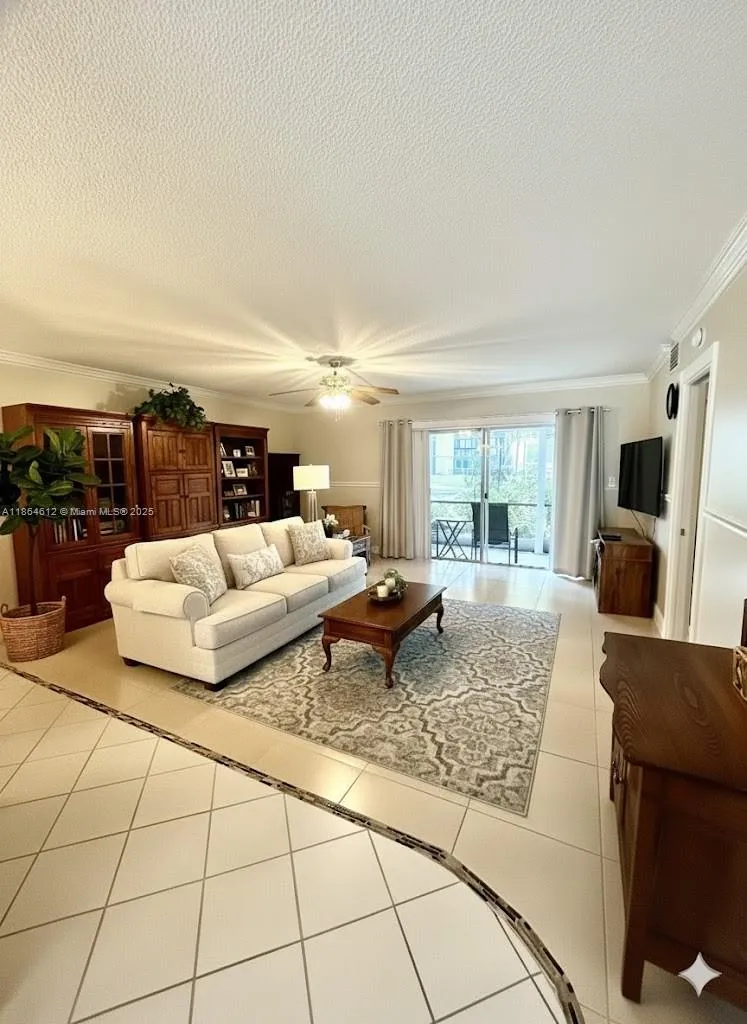 111 S Hollybrook Dr # 107, Pembroke Pines FL 33025