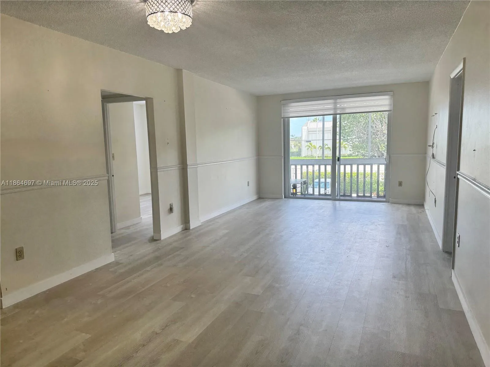 6701 NW 169th St # B207, Hialeah FL 33015