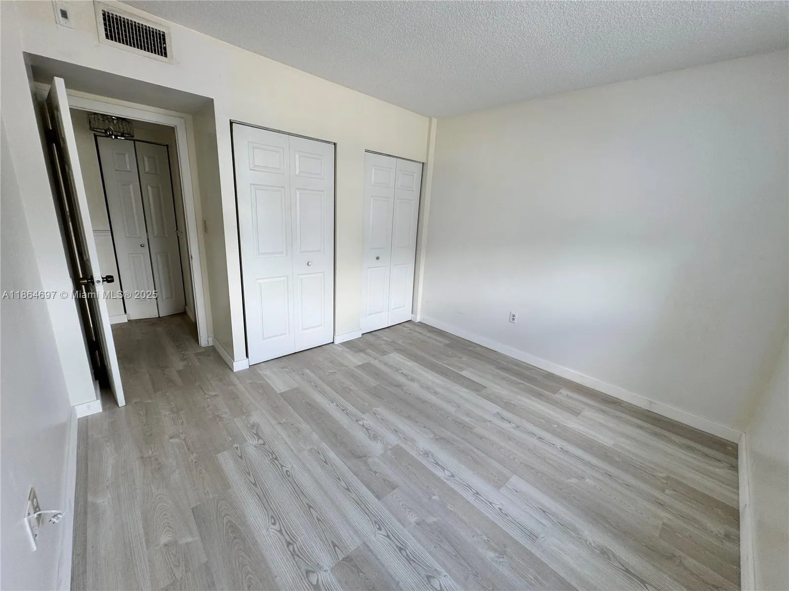 6701 NW 169th St # B207, Hialeah FL 33015