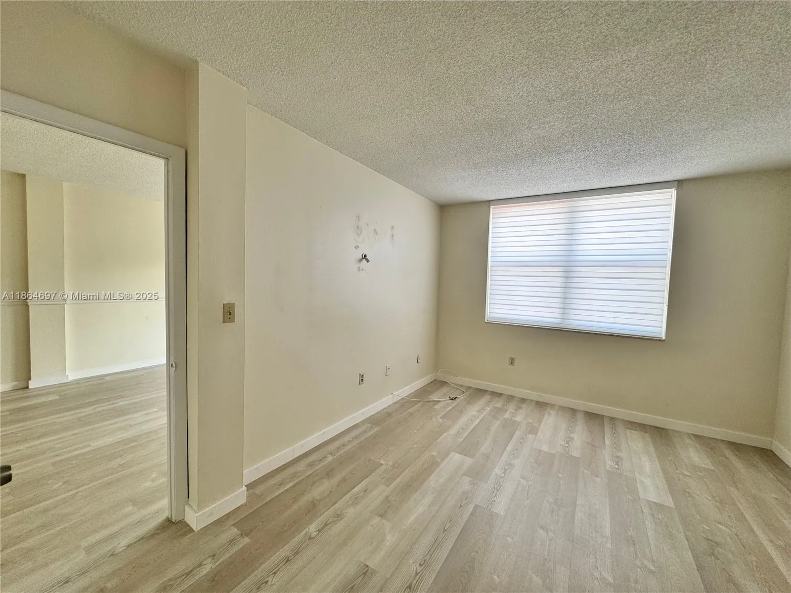 6701 NW 169th St # B207, Hialeah FL 33015