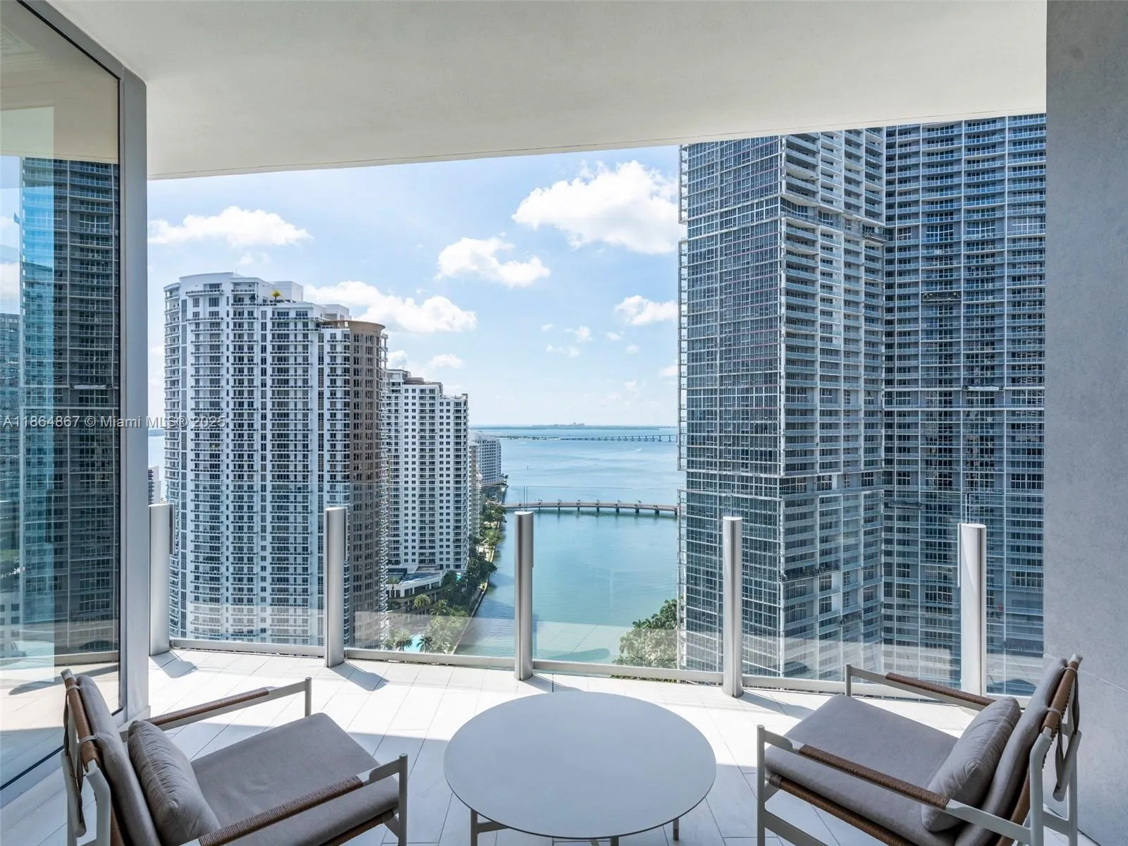 300 Biscayne Blvd Way # 2505, Miami FL 33131