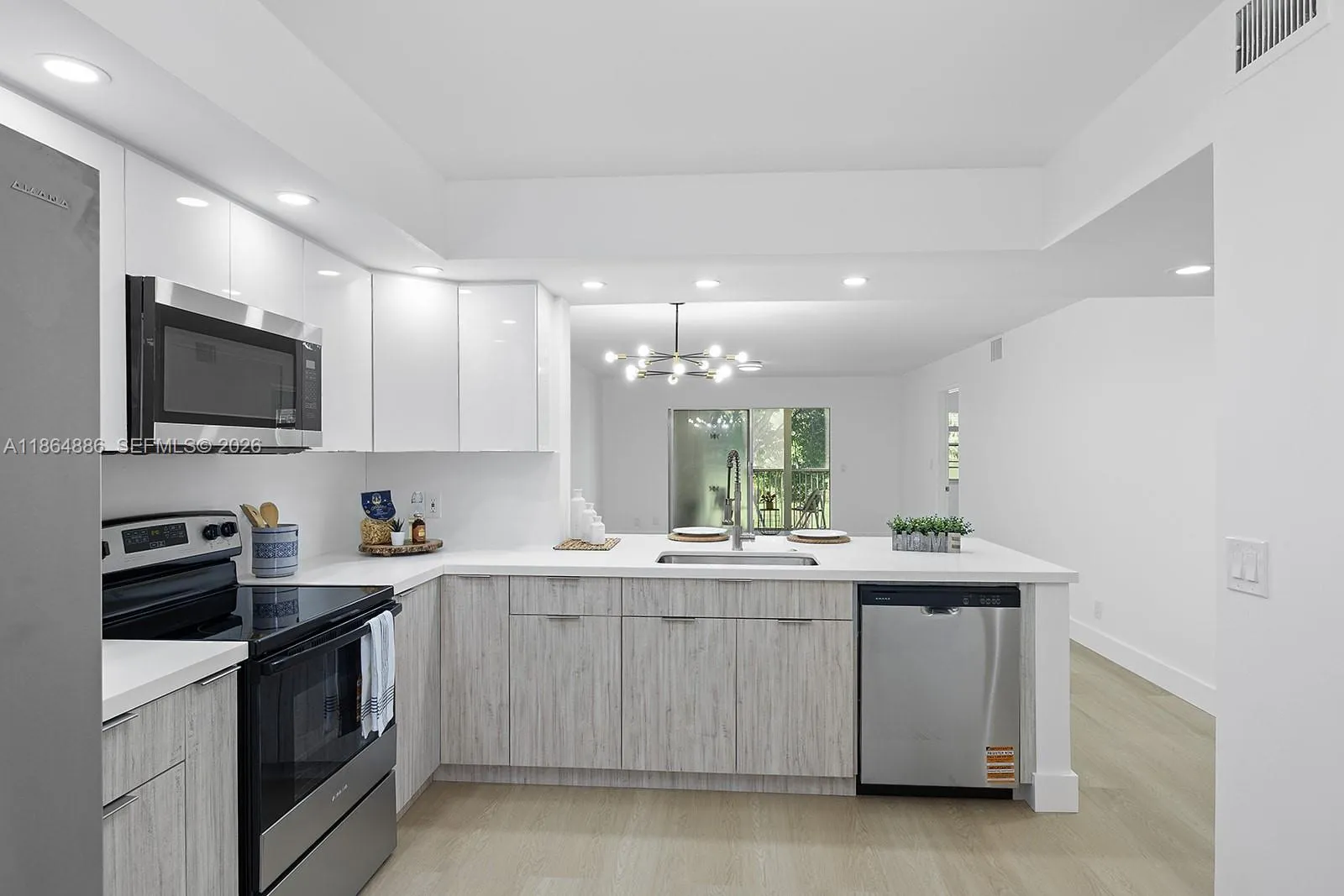 2 bedroom 2 bath for sale at 12500 SW 6th St # 307N, Pembroke Pines FL 33027