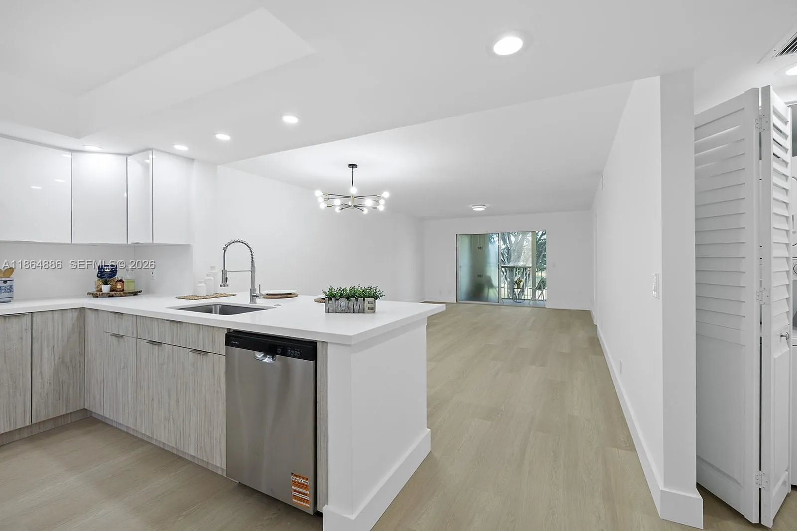 12500 SW 6th St # 307N, Pembroke Pines FL 33027