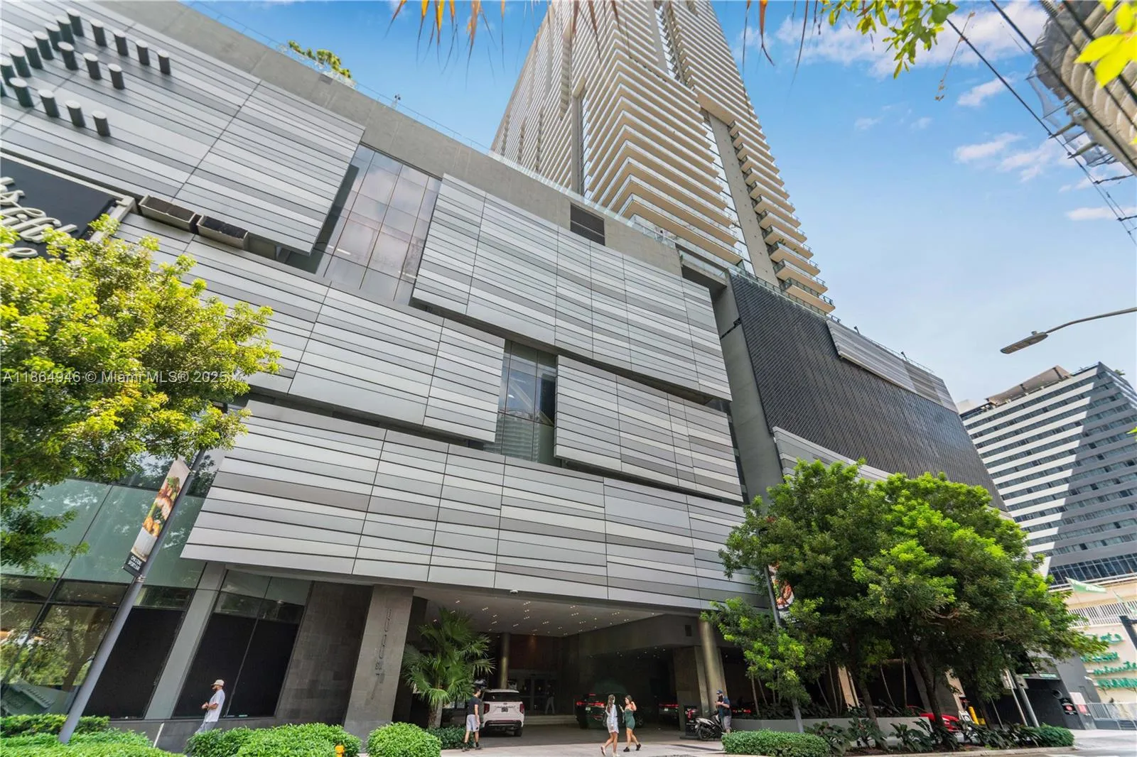 2 bedroom 2 bath for sale at 88 SW 7th St # 2910, Miami FL 33130