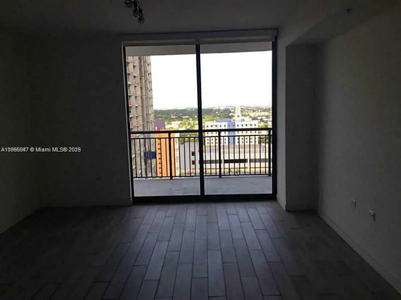 1 bedroom 1 bath for sale at 999 SW 1st Ave # 1809, Miami FL 33130