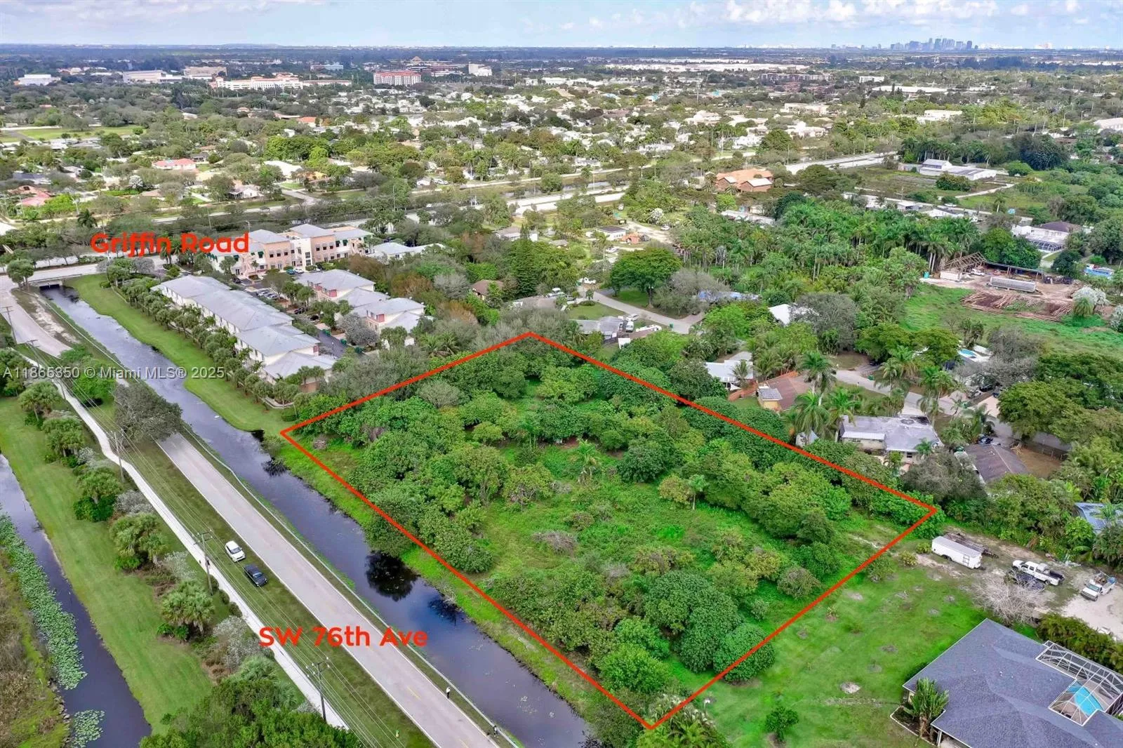 for sale at 76 Sw Ave, Davie FL 33314