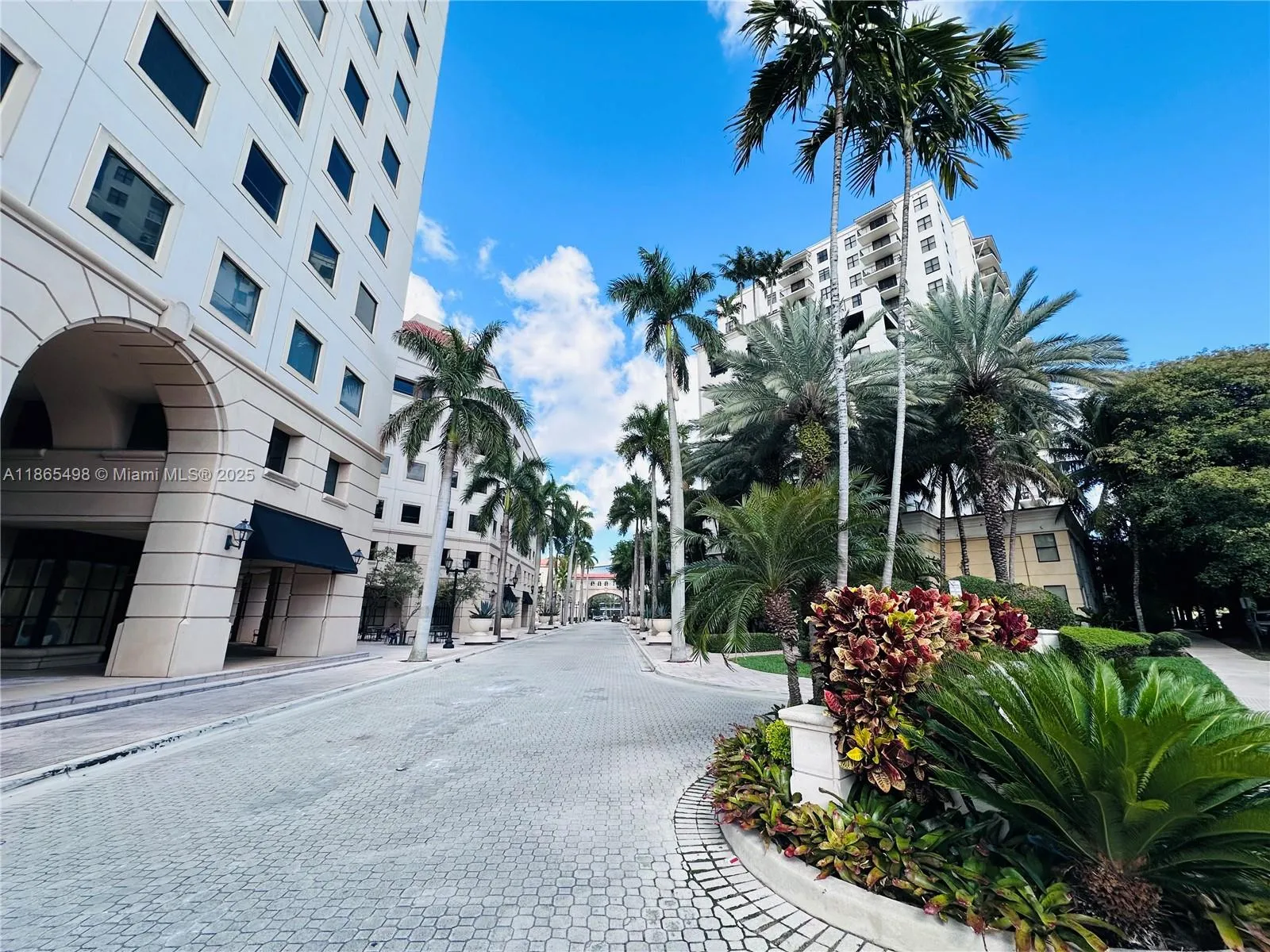 1 bedroom 1 bath for sale at 888 S Douglas Rd # 1512, Coral Gables FL 33134