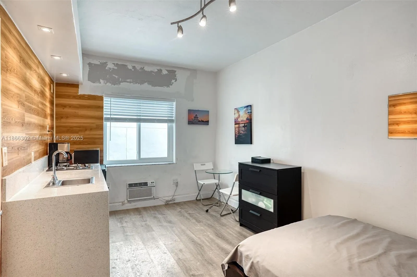 335 Ocean Dr # 111, Miami Beach FL 33139