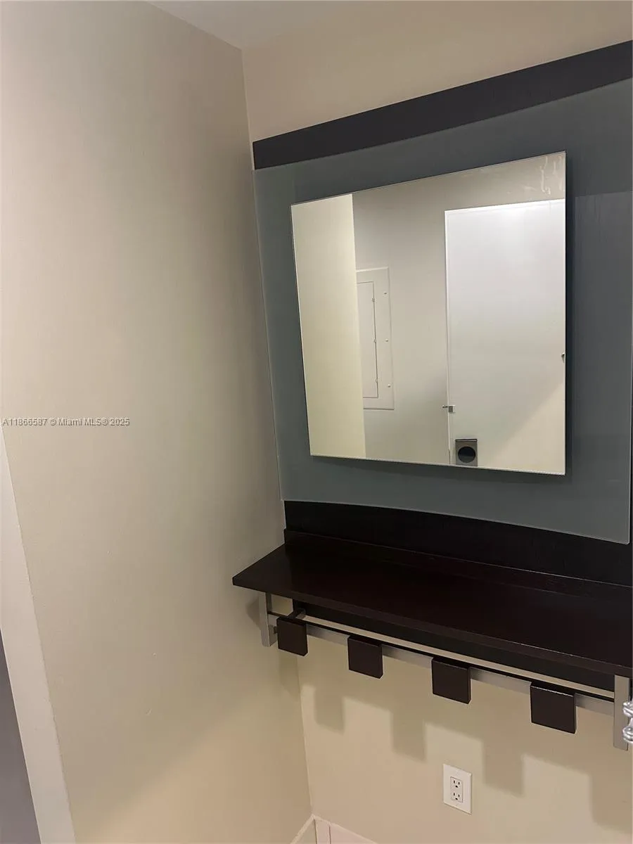 5300 NW 87th Ave # 1007, Doral FL 33178