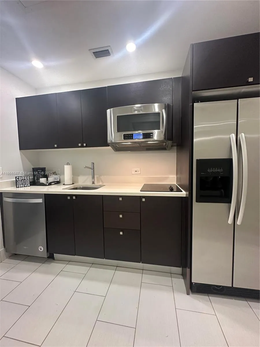 5300 NW 87th Ave # 1007, Doral FL 33178