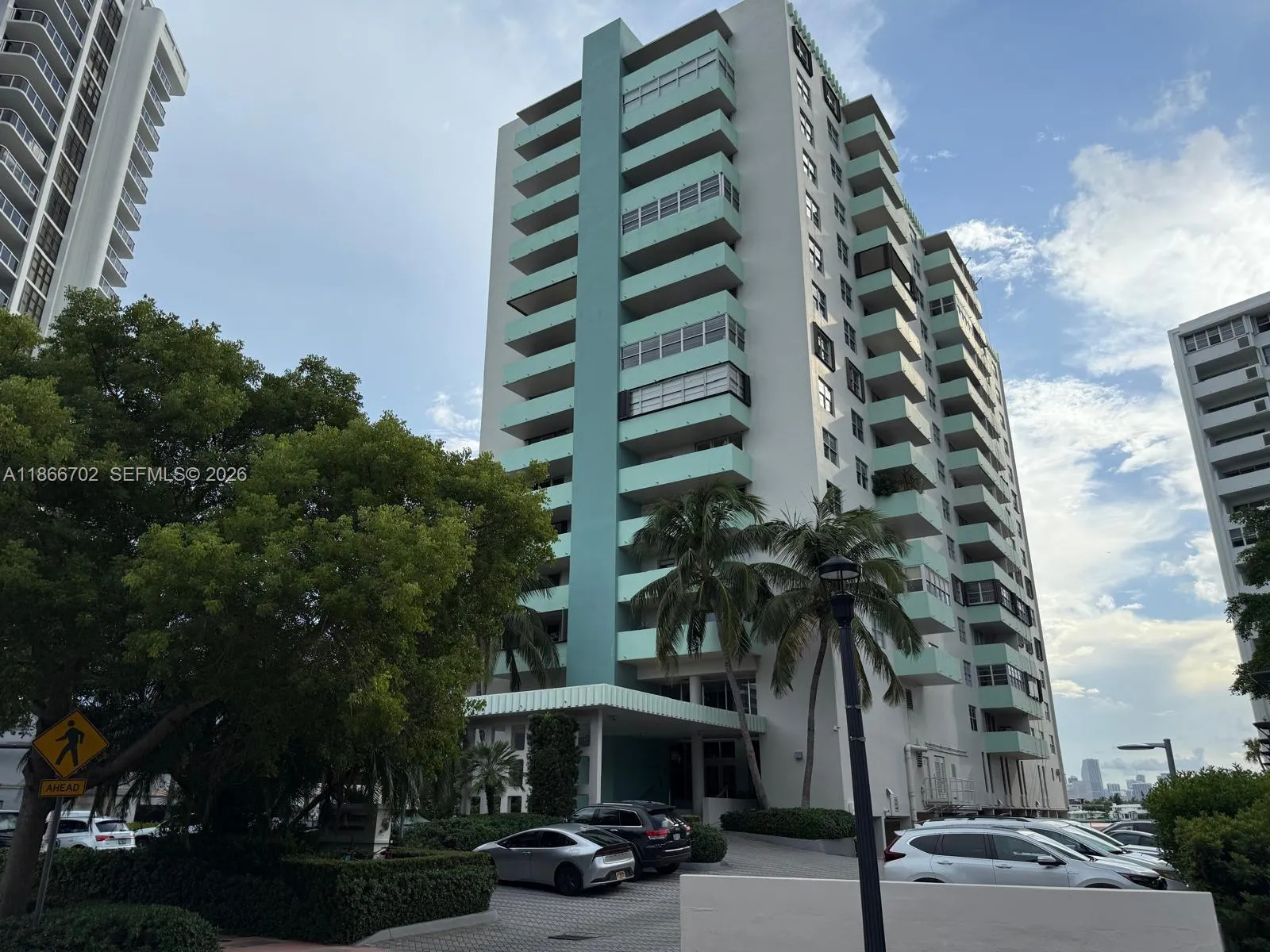1 bedroom 1 bath for sale at 5 Island Ave # 5J, Miami Beach FL 33139