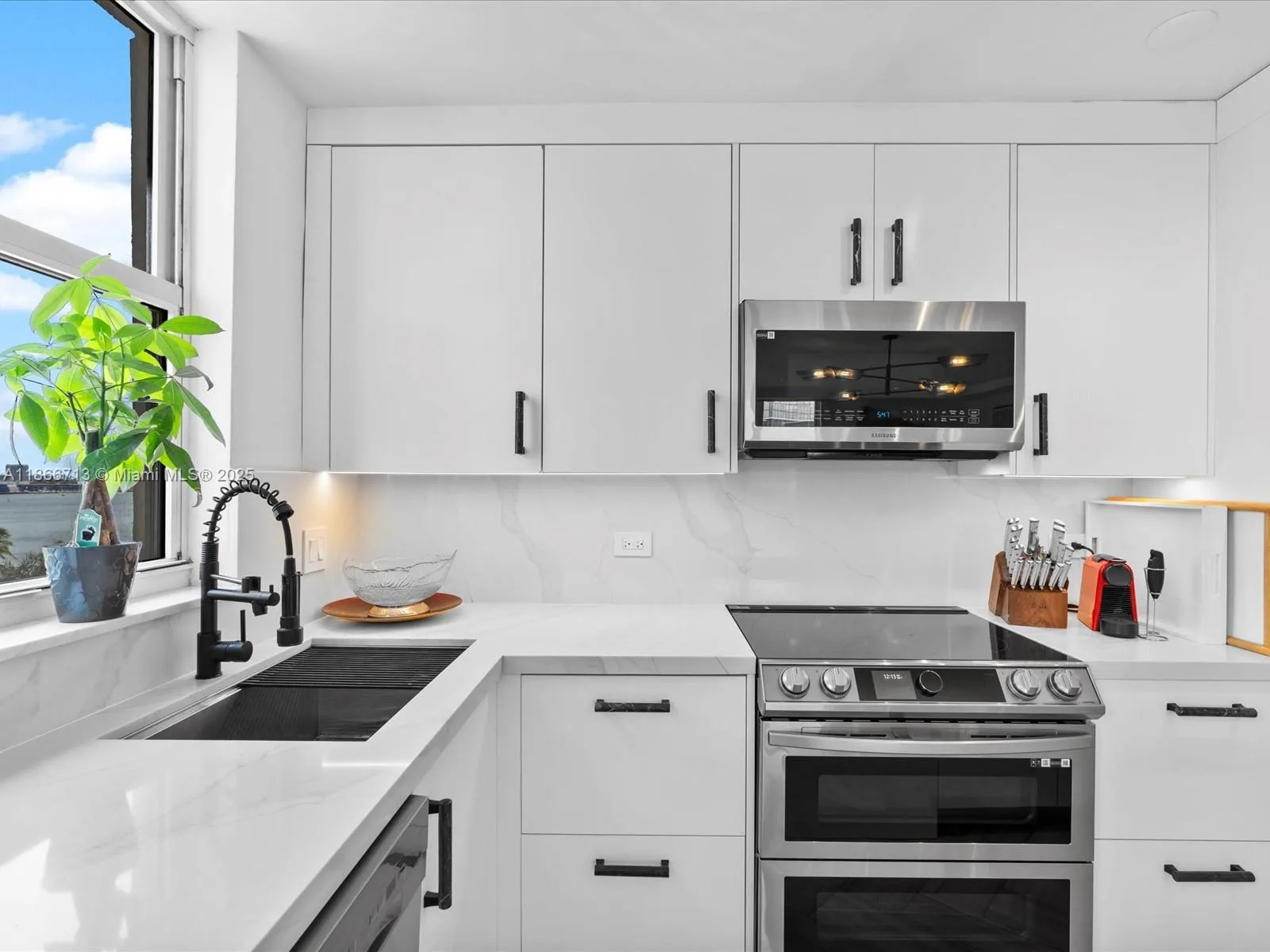 770 Claughton Island Dr # 701, Miami FL 33131