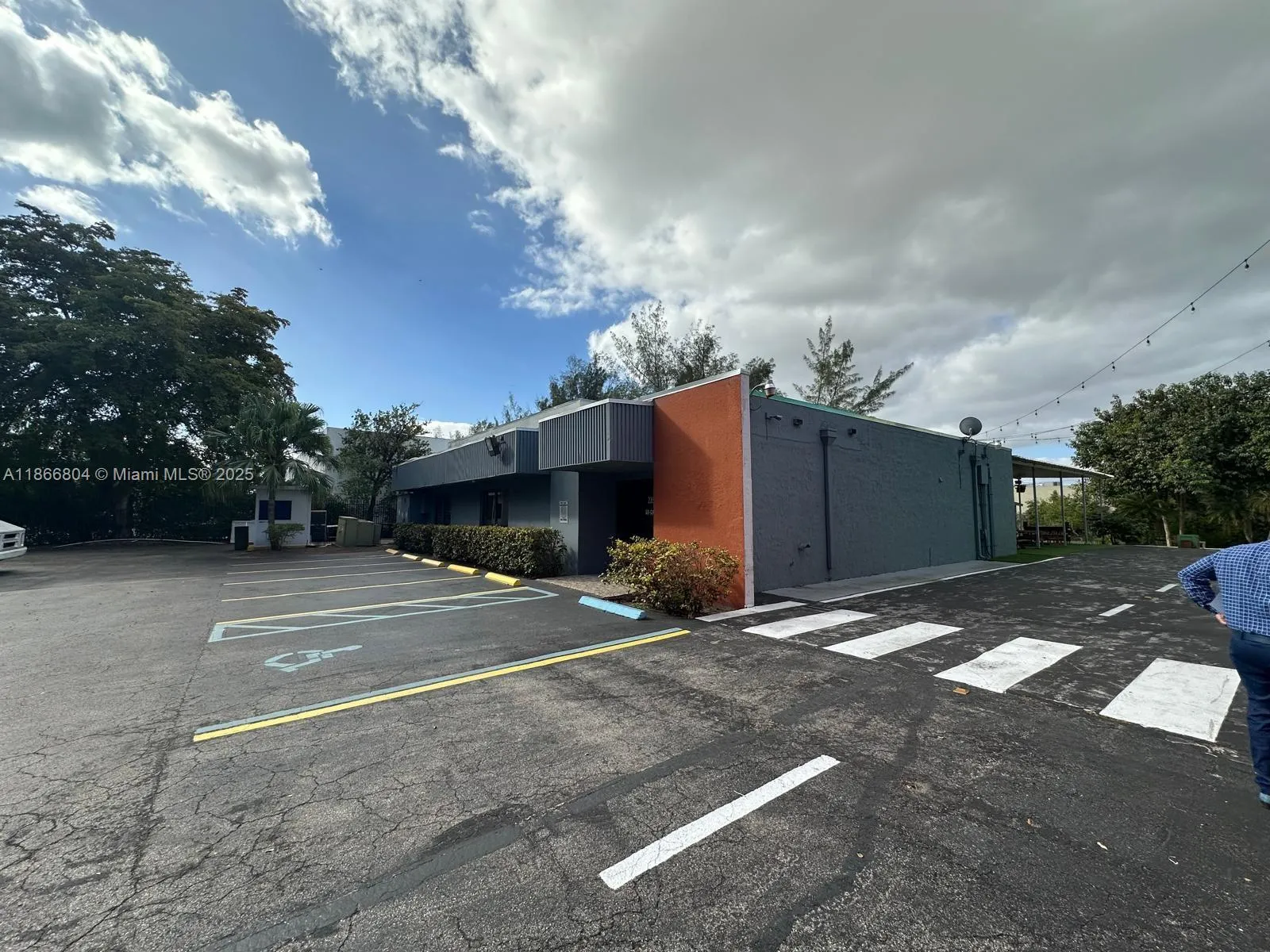 2350 NW 96th Ave, Doral FL 33172