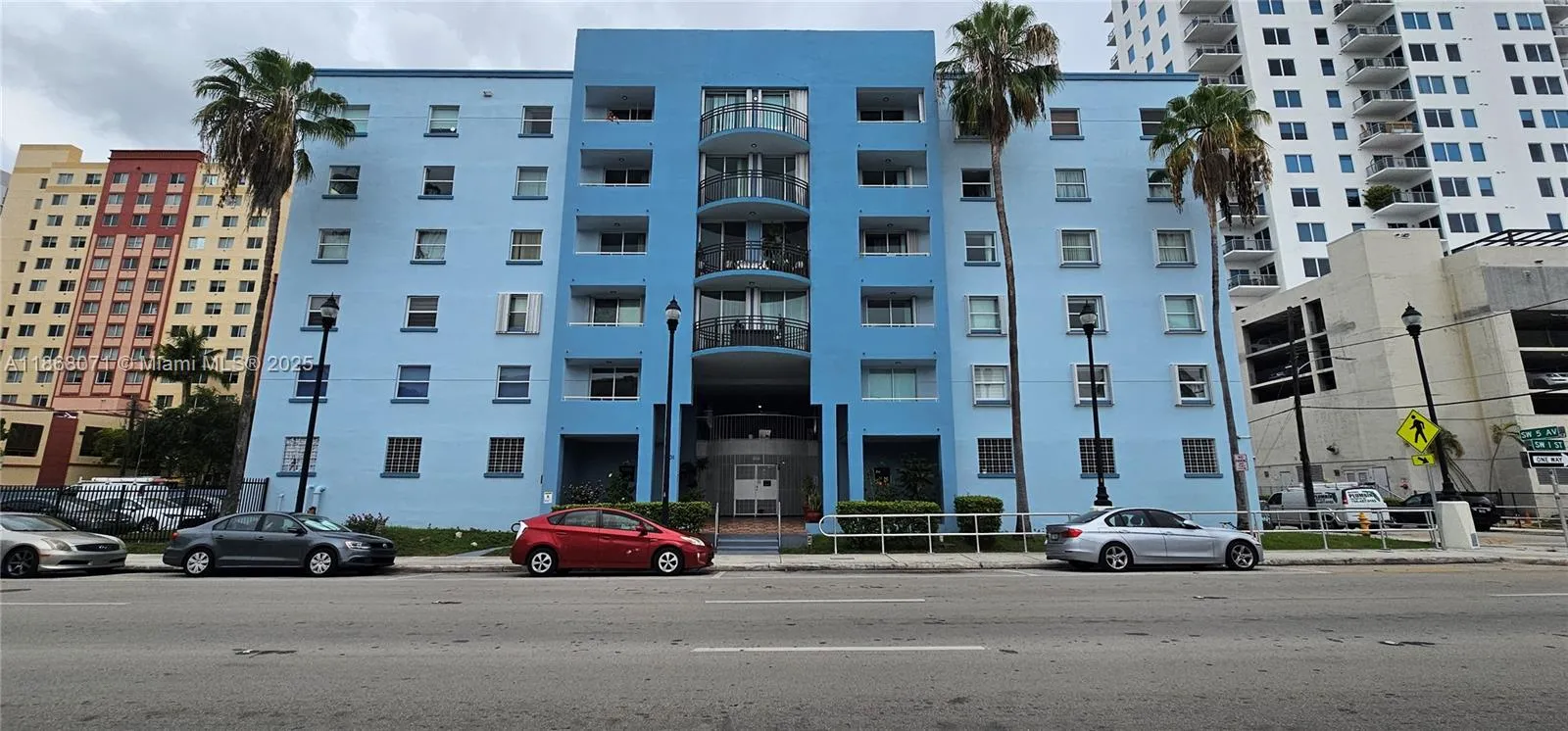 2 bedroom 1 bath for sale at 501 SW 1st St # 507, Miami FL 33130