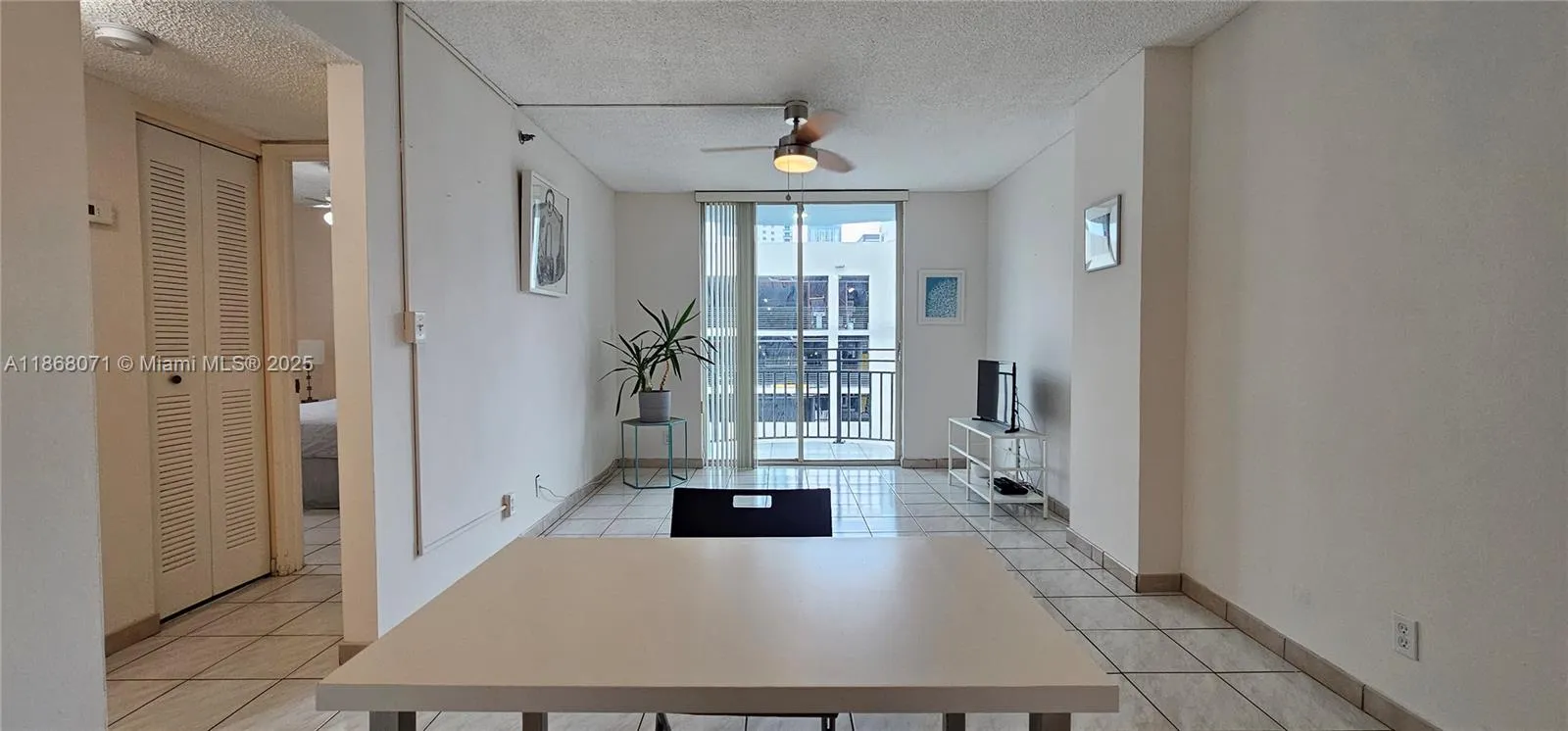 501 SW 1st St # 507, Miami FL 33130